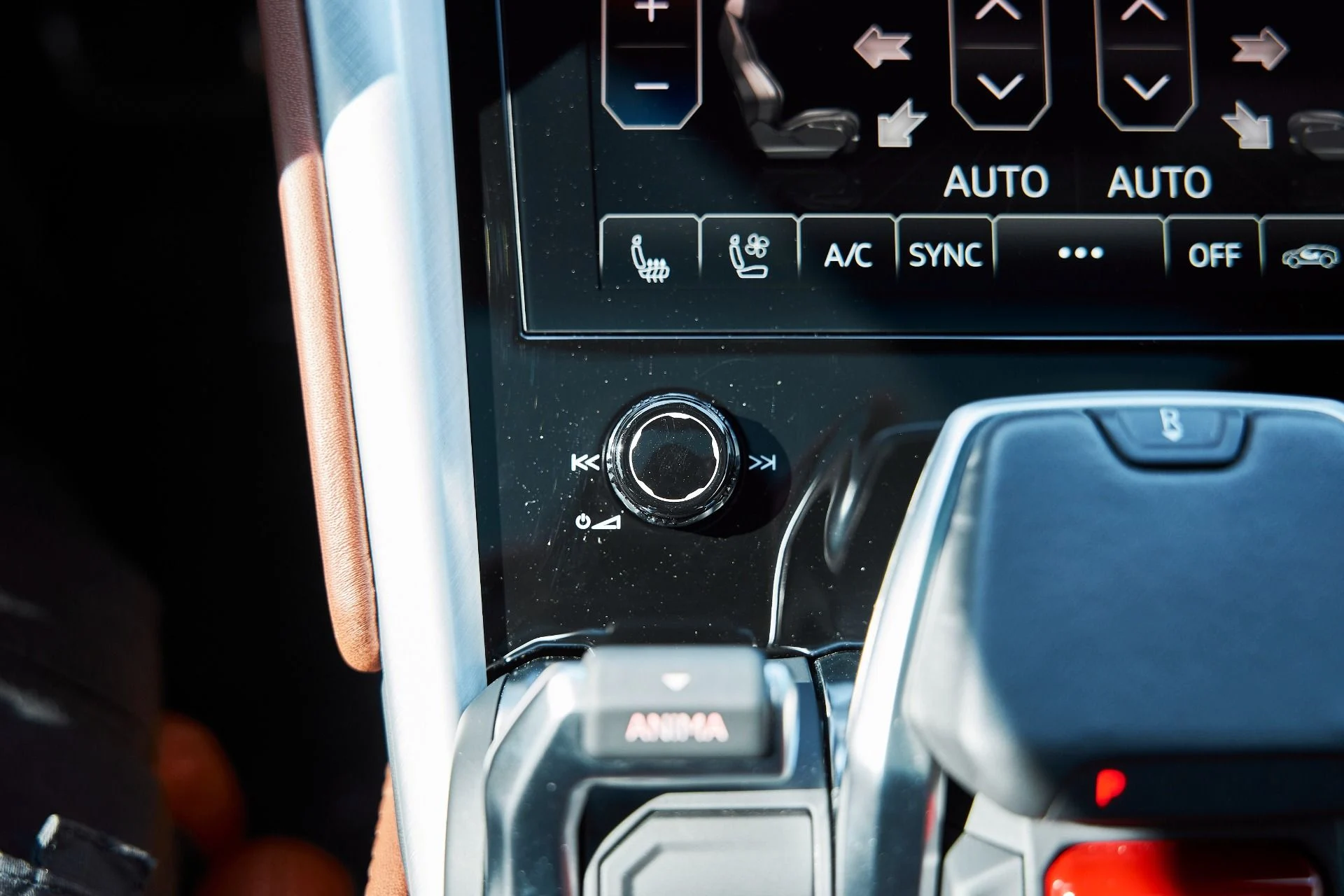 mph071_513095670_Used_2023_Lamborghini_Urus_S_1771891335_16d7ed842c