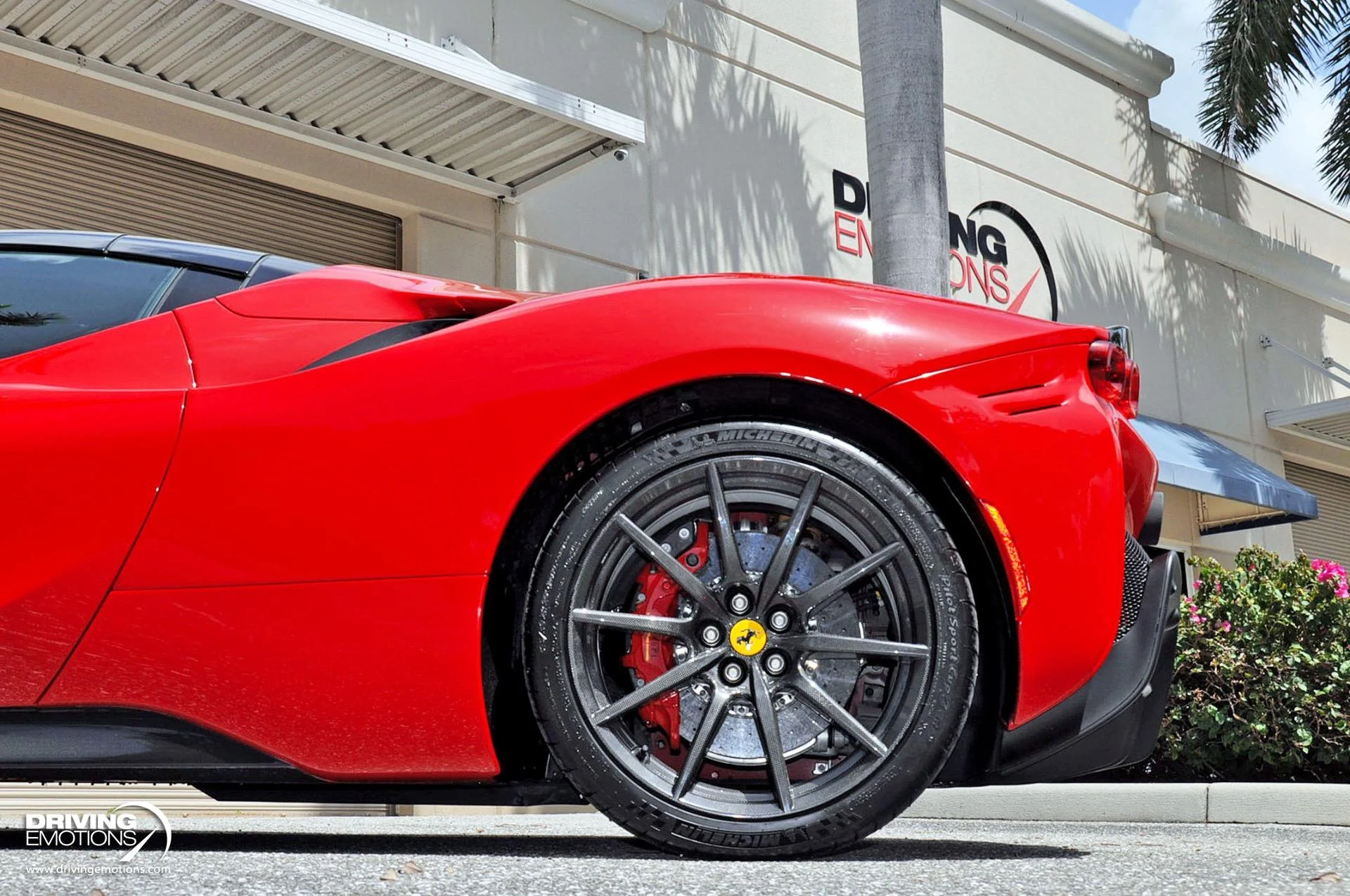 mph071_564056967_860_p72_l_329f03cd6d