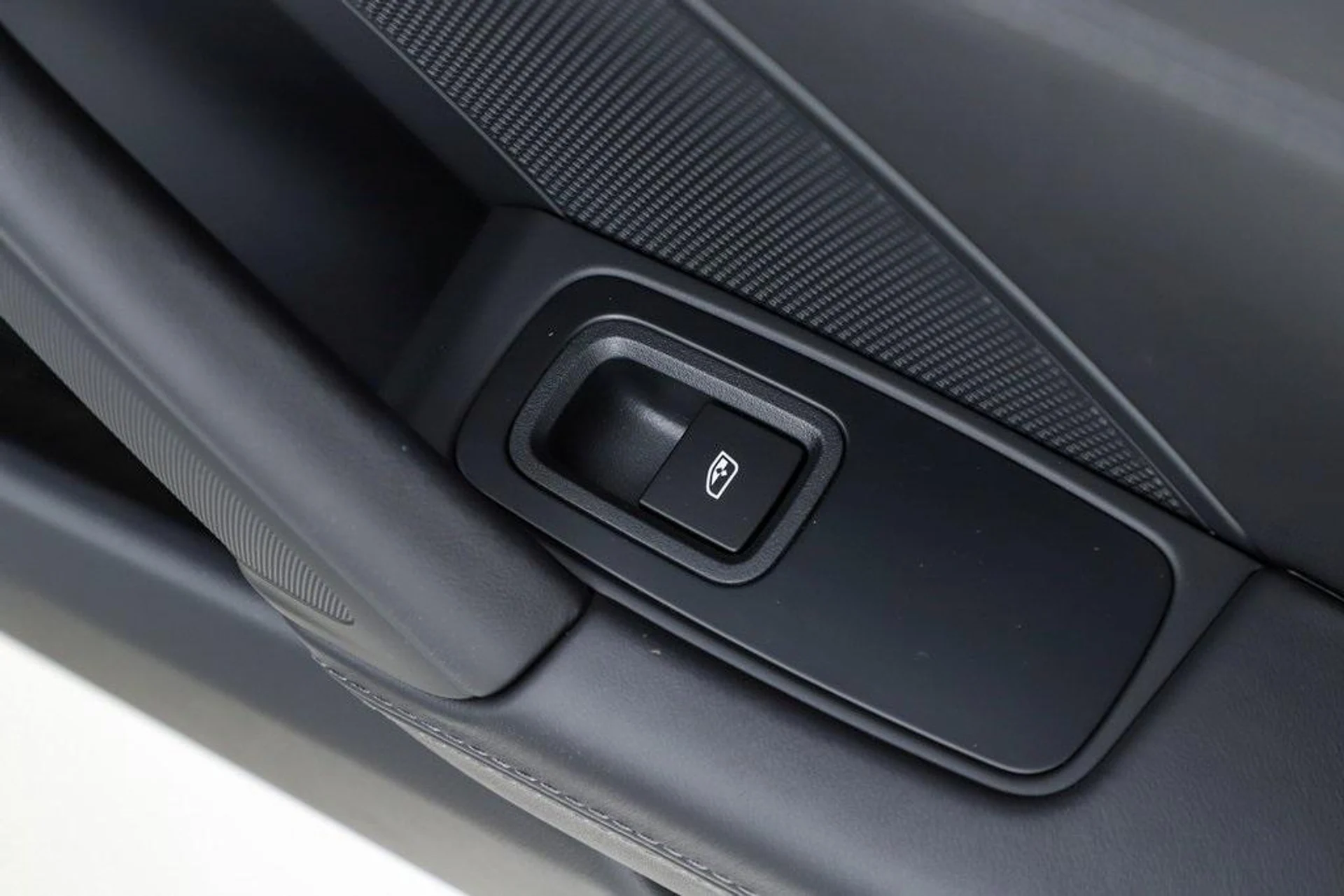 mph071_628230746_4ei_D4_rd8jsyfl_M9_o_L0ypj8_J_Vg_22bfb46598