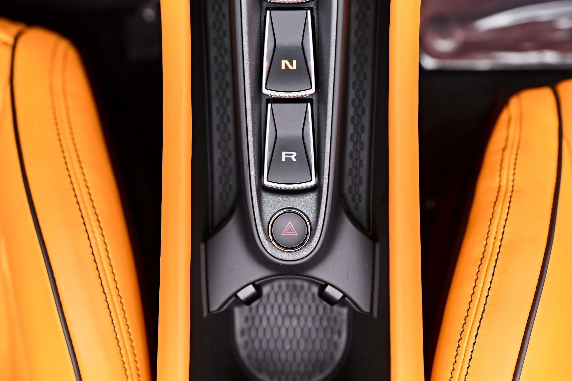 mph071_874677303_Used_2025_Mc_Laren_Artura_Tech_Lux_1755534985_34088ddfa2