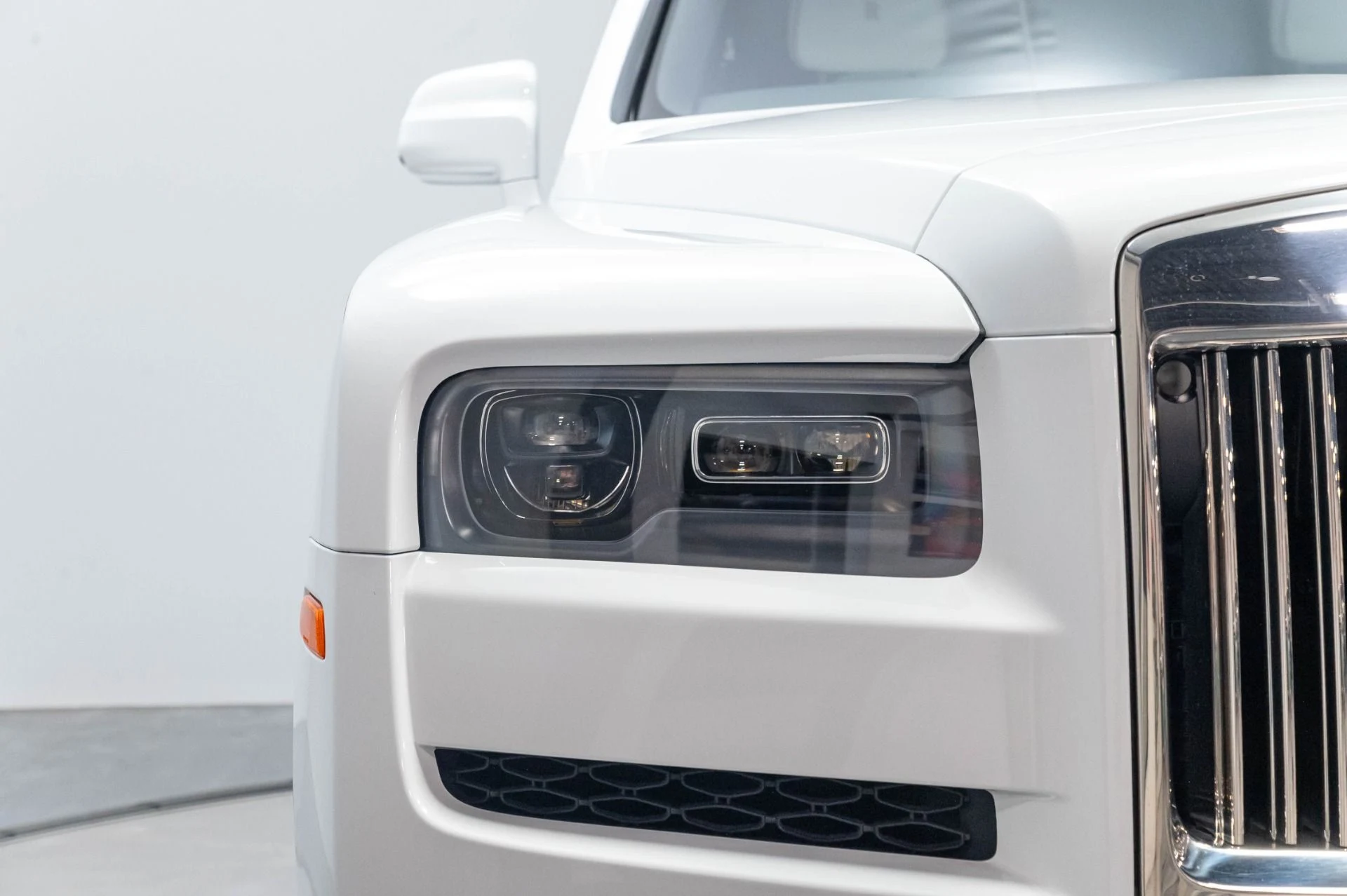 mph071_919437530_Used_2023_Rolls_Royce_Cullinan_Base_1784654750_1beb208392