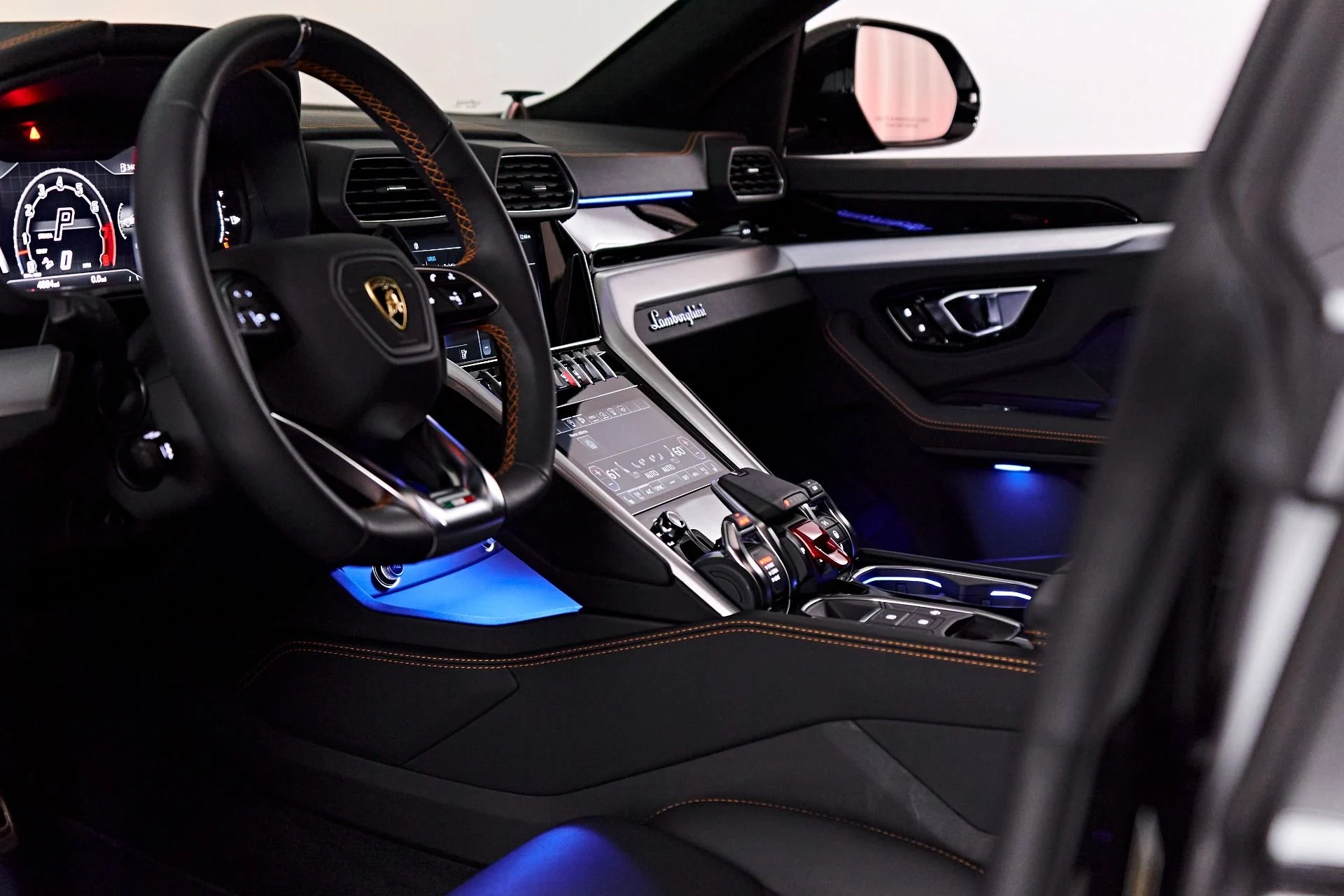 mph071_922817110_Used_2023_Lamborghini_Urus_1710196523_126f1567a9