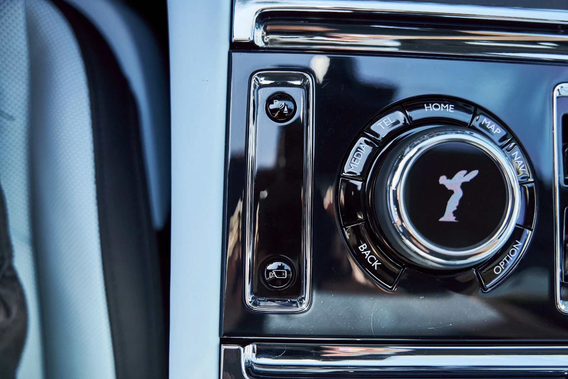 mph071_982531456_Used_2025_Rolls_Royce_Spectre_Base_1773452589_1d7c63484b