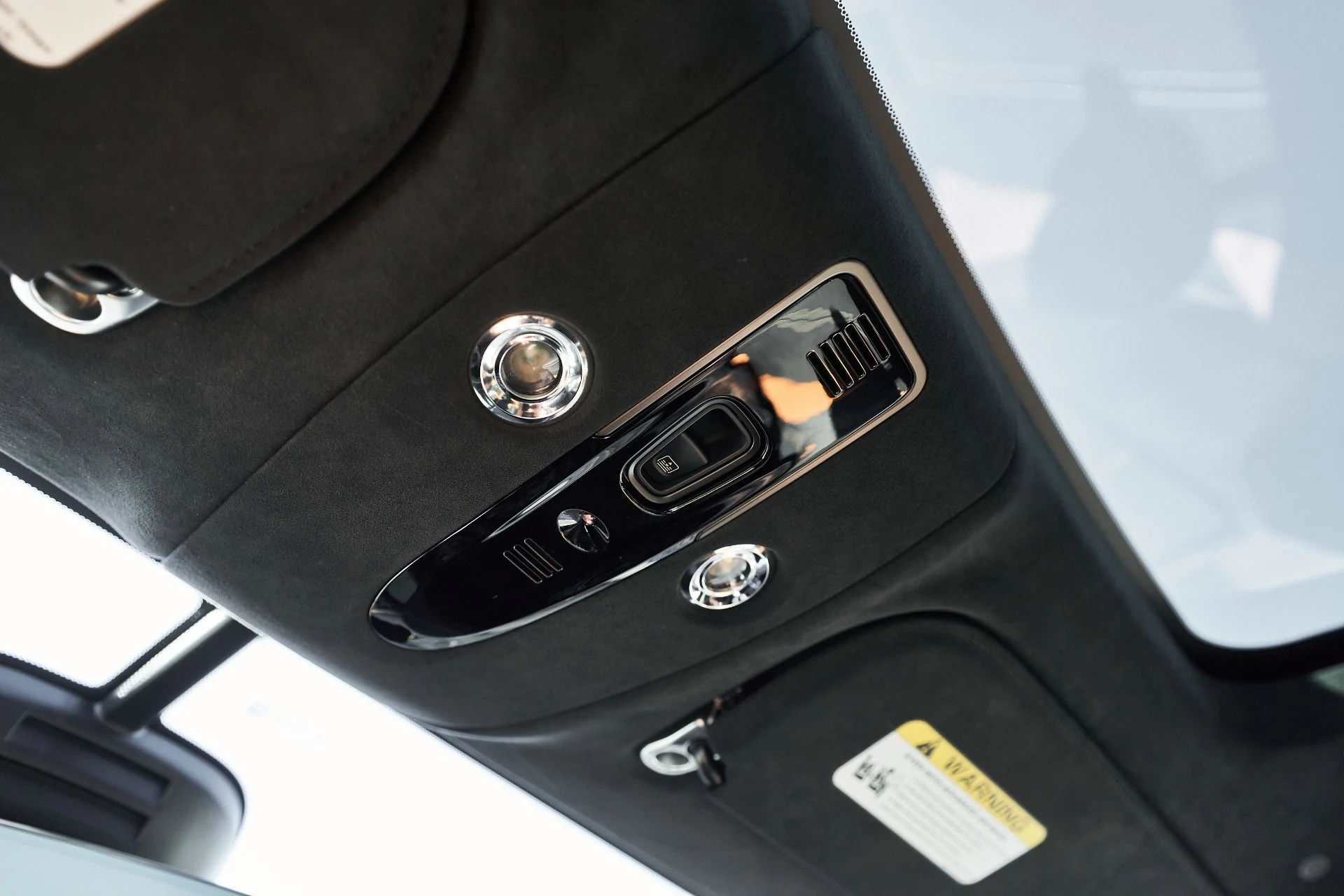mph071_994882803_Used_2023_Aston_Martin_DBX_707_1759982434_eb2fa506ed