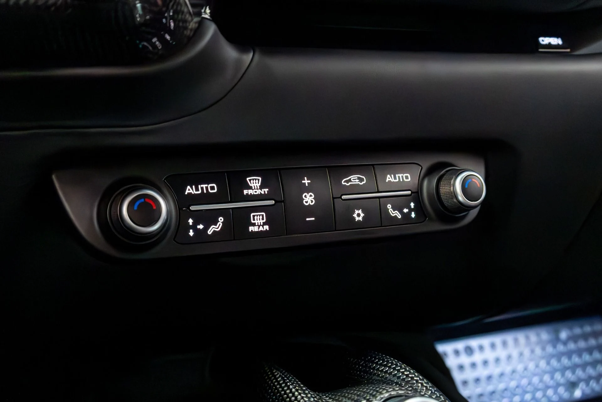 mph072_1029643580_Used_2019_Ferrari_812_Superfast_1774911934_031b1476da