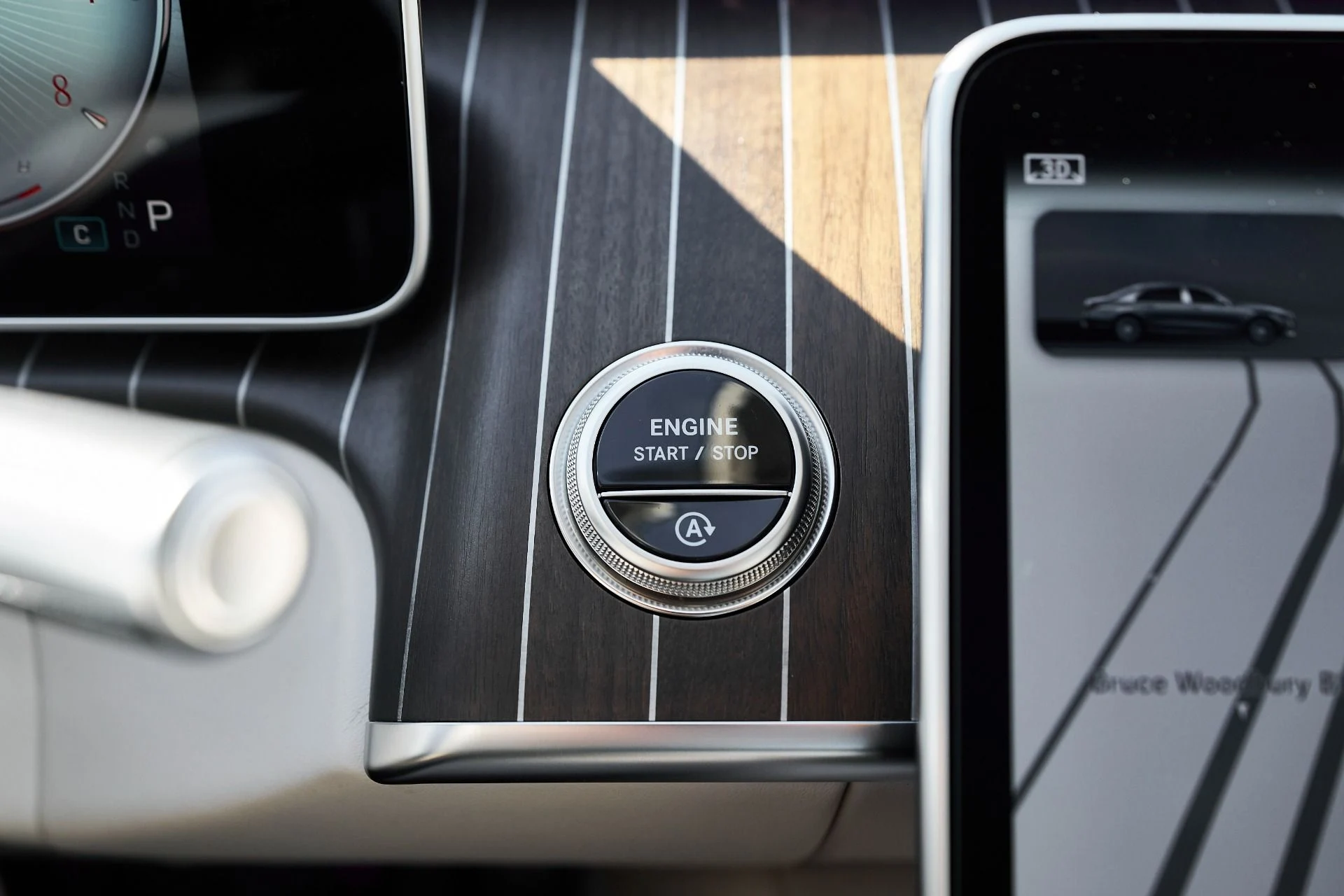 mph072_1050001005_Used_2025_Mercedes_Benz_S_Class_Maybach_S_680_1761611166_366fbfbd5c