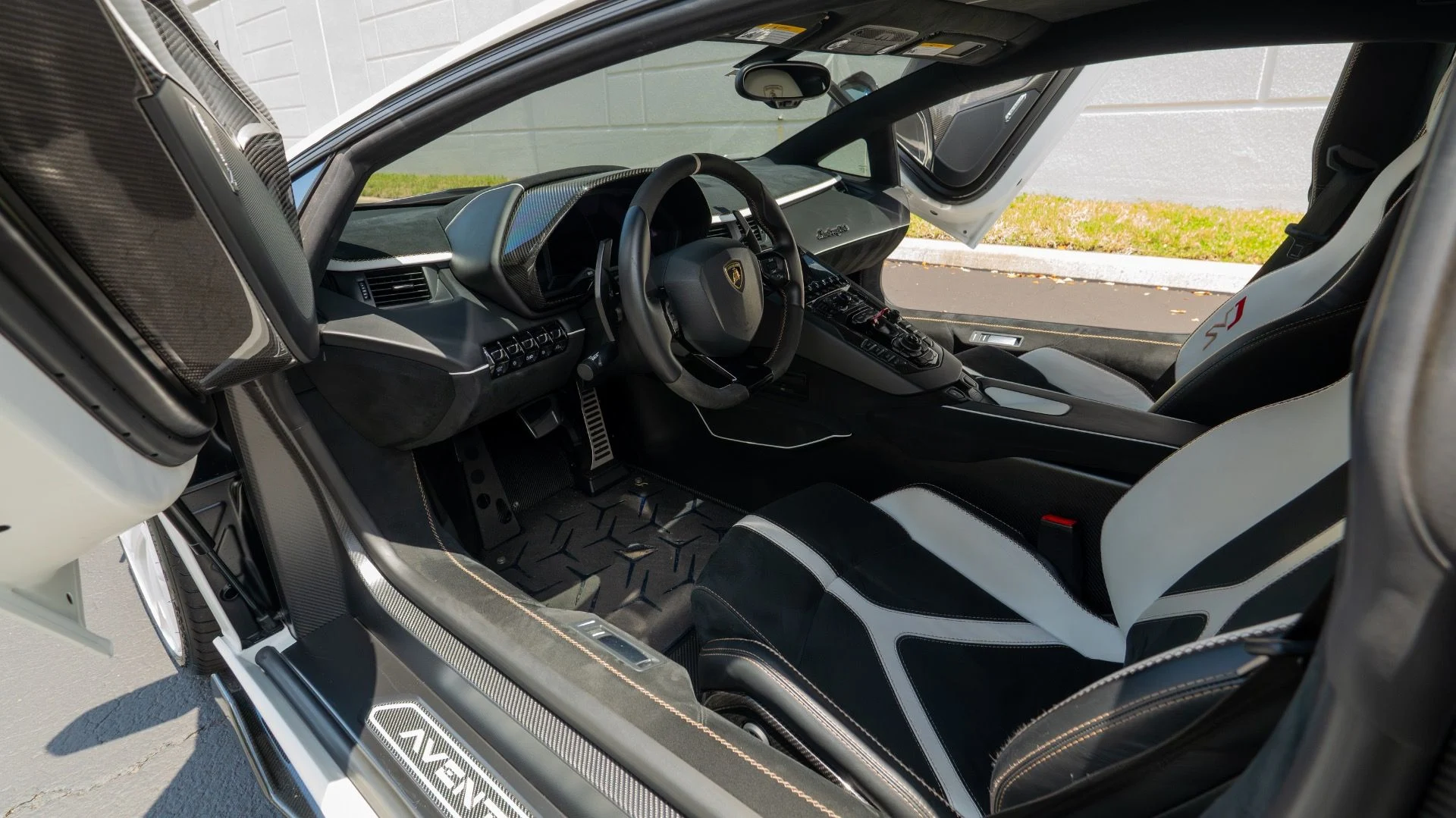 mph072_1196185369_Used_2019_Lamborghini_Aventador_LP_770_4_SVJ_1754340799_d749ab2ea9