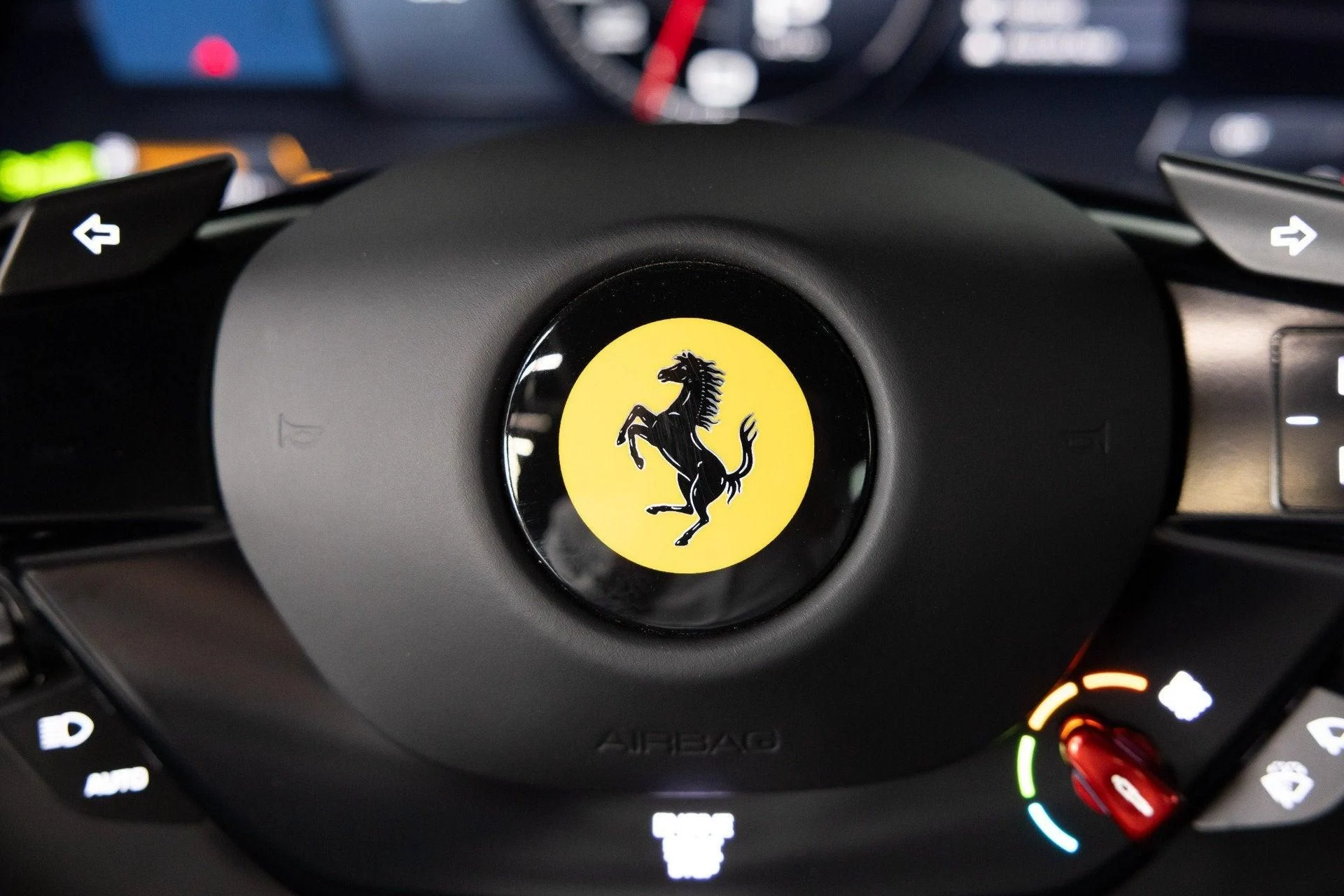 mph072_1264119968_Used_2023_Ferrari_Roma_1791631732_3b6ee9f3ea