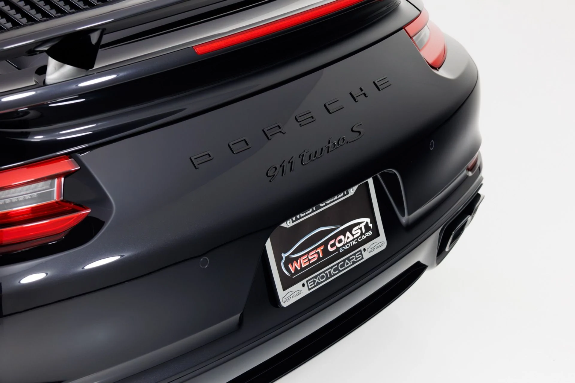 mph072_1276713152_Used_2017_Porsche_911_Turbo_S_1773337595_8d67419955