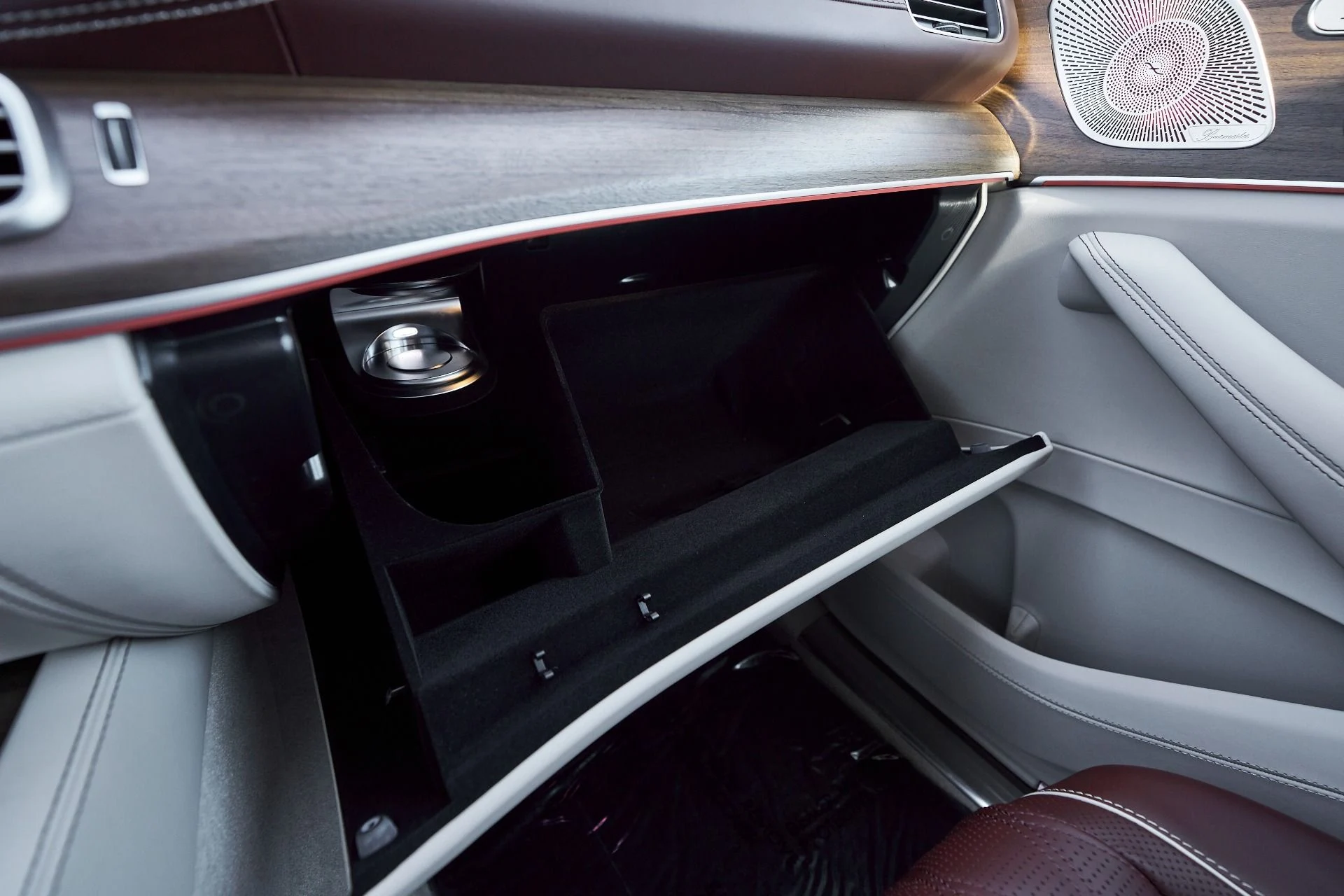 mph072_1308989441_Used_2024_Mercedes_Benz_GLS_Maybach_GLS_600_1762306436_63b237ce82