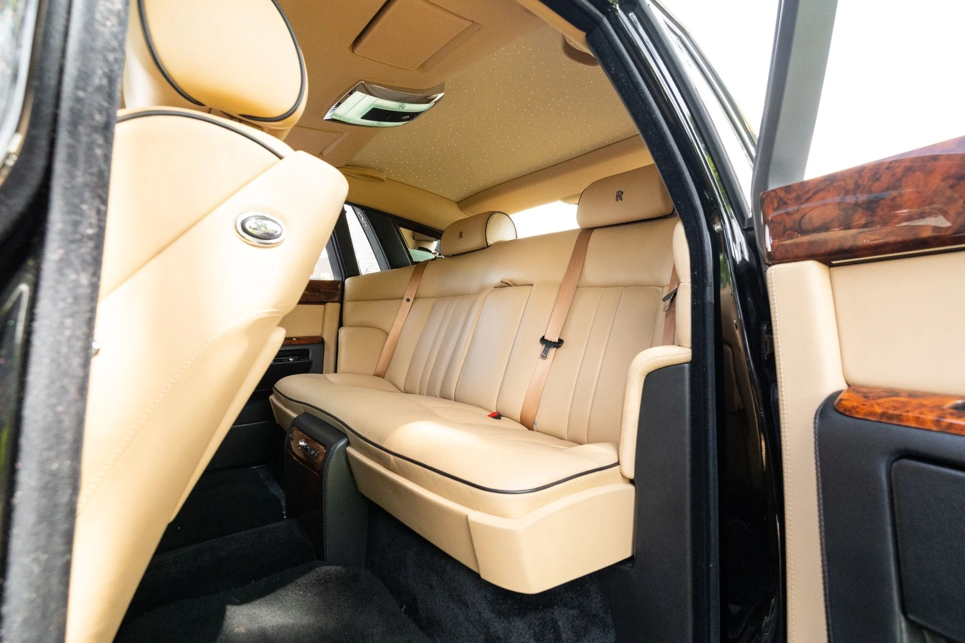 mph072_1462987928_Used_2015_Rolls_Royce_Phantom_1779983295_4609c039ca
