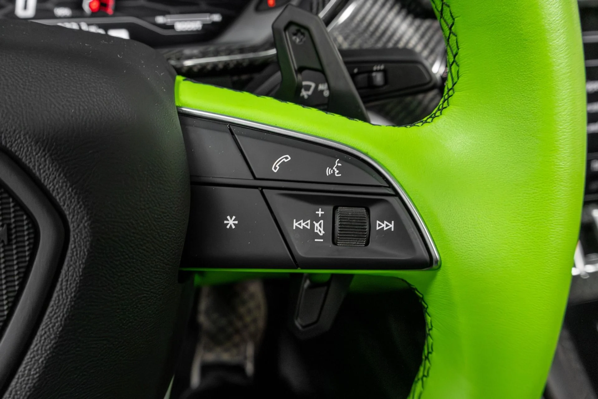 mph072_1467140462_Used_2022_Lamborghini_Urus_1771543126_4eccdda2f7