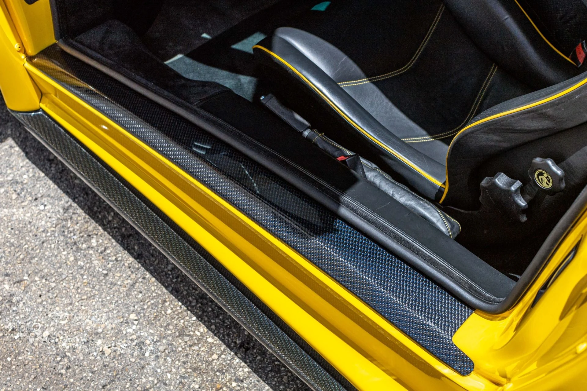 mph072_1492386439_Used_2001_Lamborghini_Diablo_VT_IMMACULATE_CONDITION_W_EXTENSIVE_CARBON_19_K_SERVICE_PERFORMED_1659125251_64589d21da