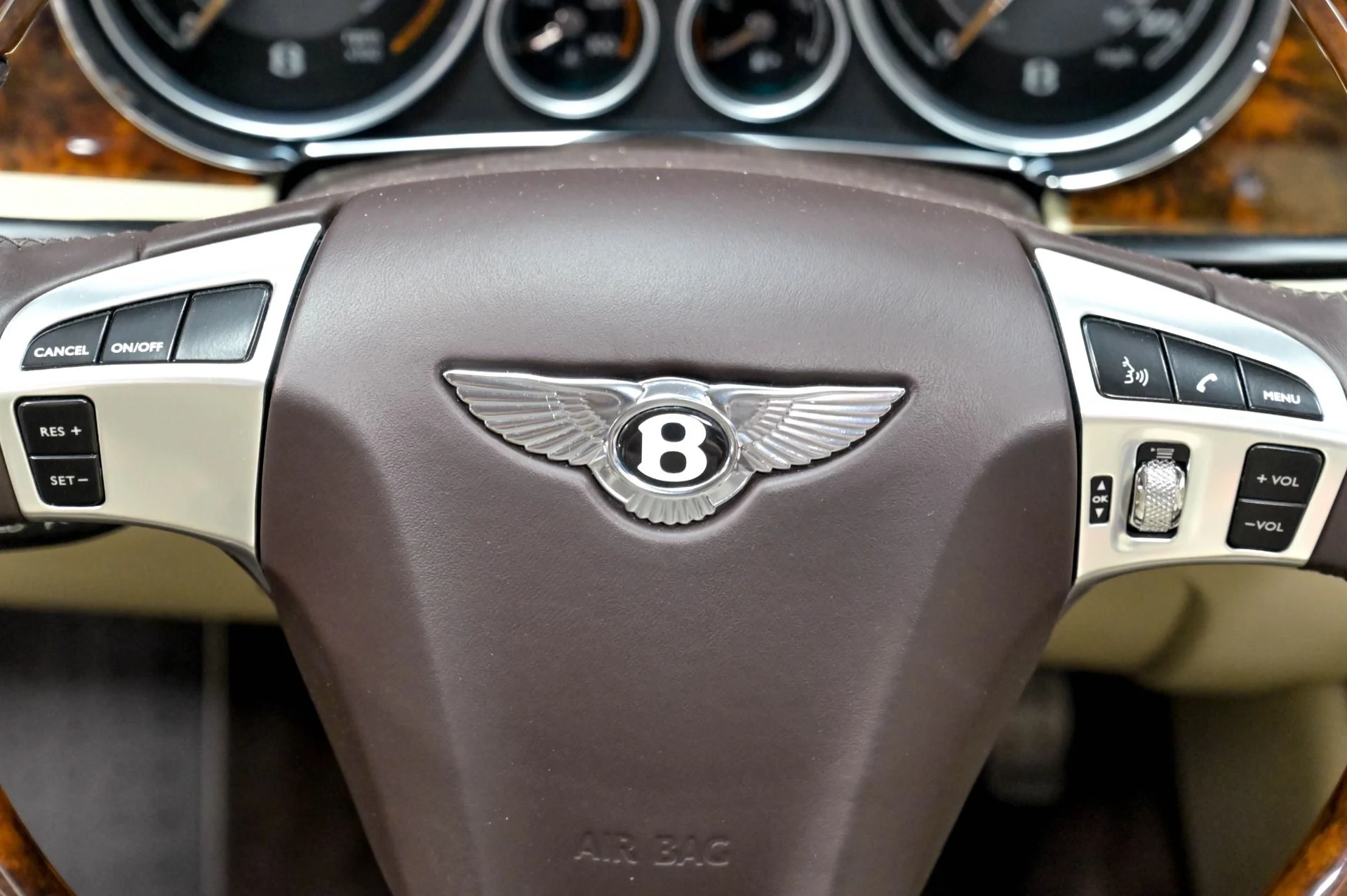 mph072_1495419014_Used_2015_Bentley_Flying_Spur_W12_1784214578_e5b129a992