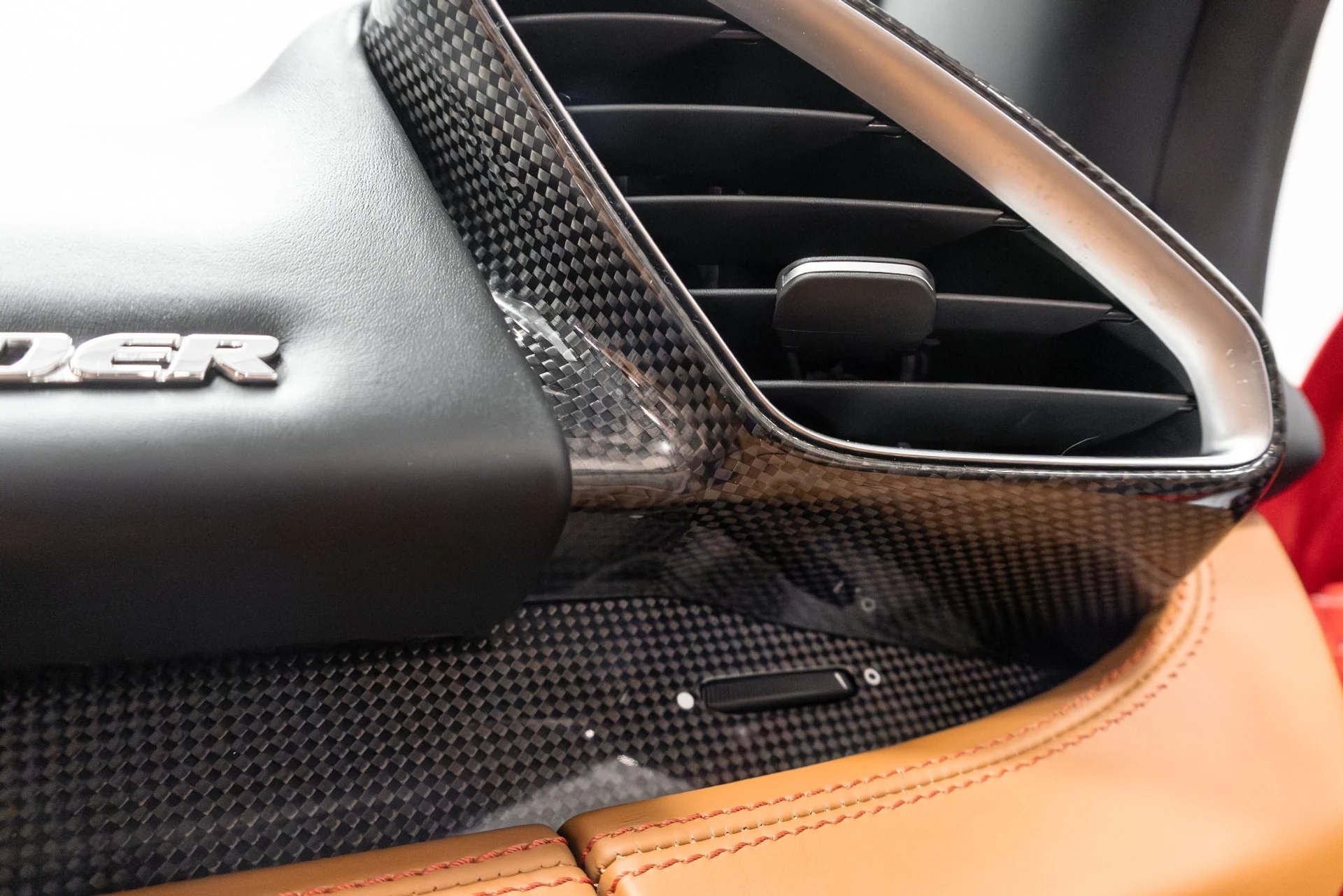 mph072_1497116191_Used_2016_Ferrari_488_Spider_Base_1761761297_9e551e84fa