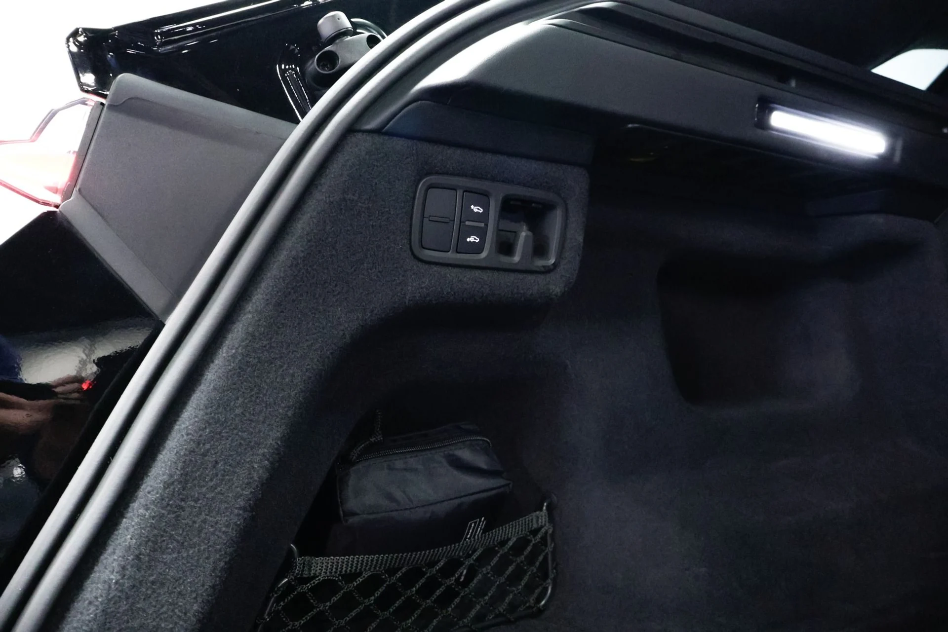 mph072_1529179978_Used_2019_Lamborghini_Urus_1760386221_951f2f06f9