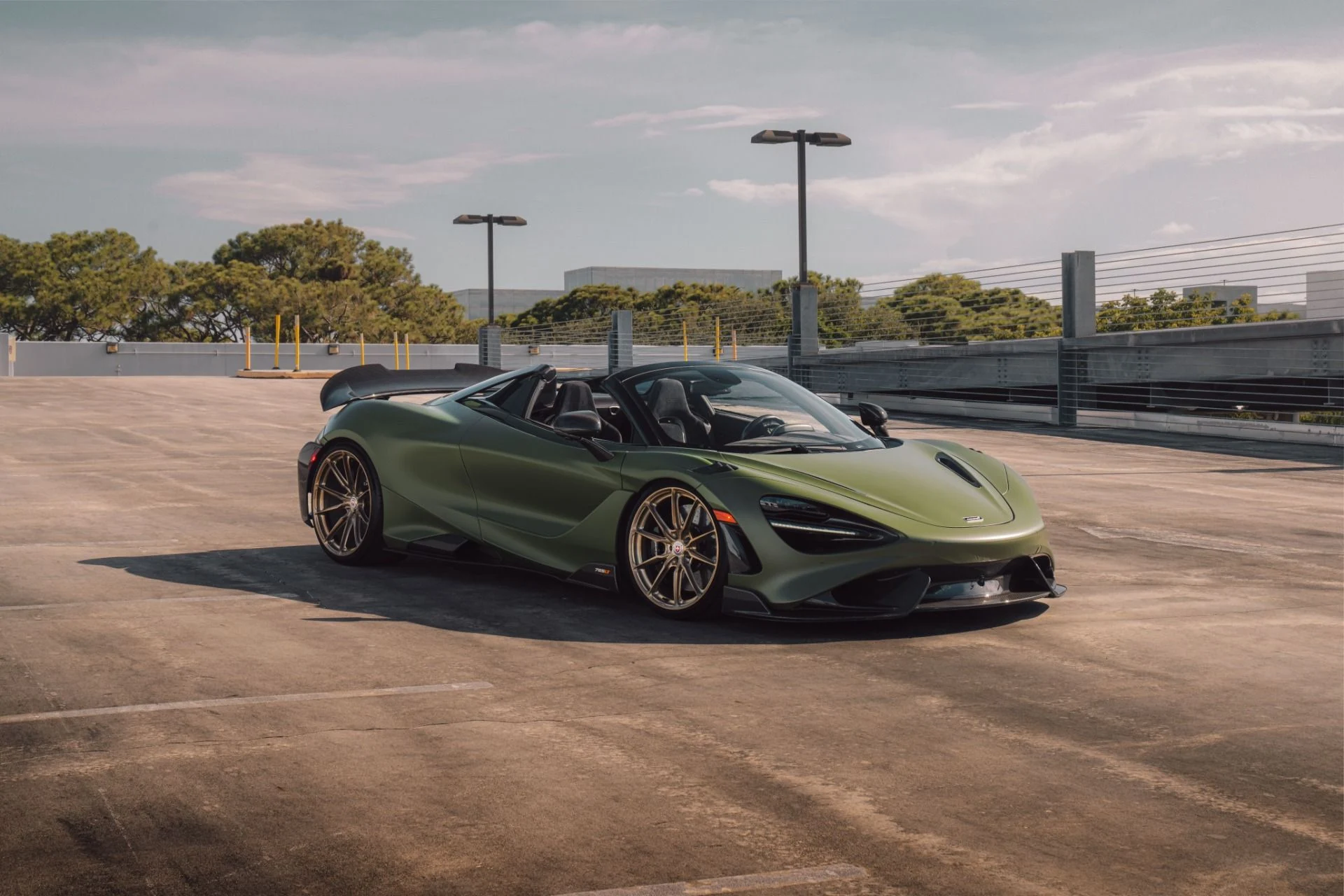 mph072_1540684174_Used_2022_Mc_Laren_765_LT_Spider_MSO_MATTE_URBAN_GREEN_570000_MSRP_50000_in_Tasteful_Mods_1765304765_ed0f0d91f0