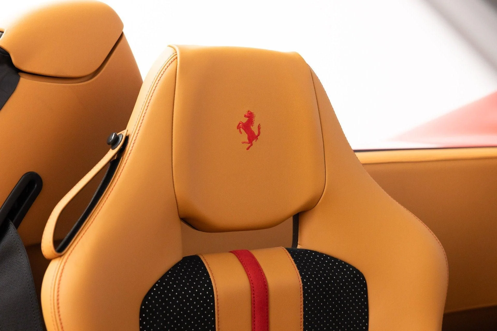 mph072_1562632399_Used_2021_Ferrari_F8_Spider_1788440851_296c013789