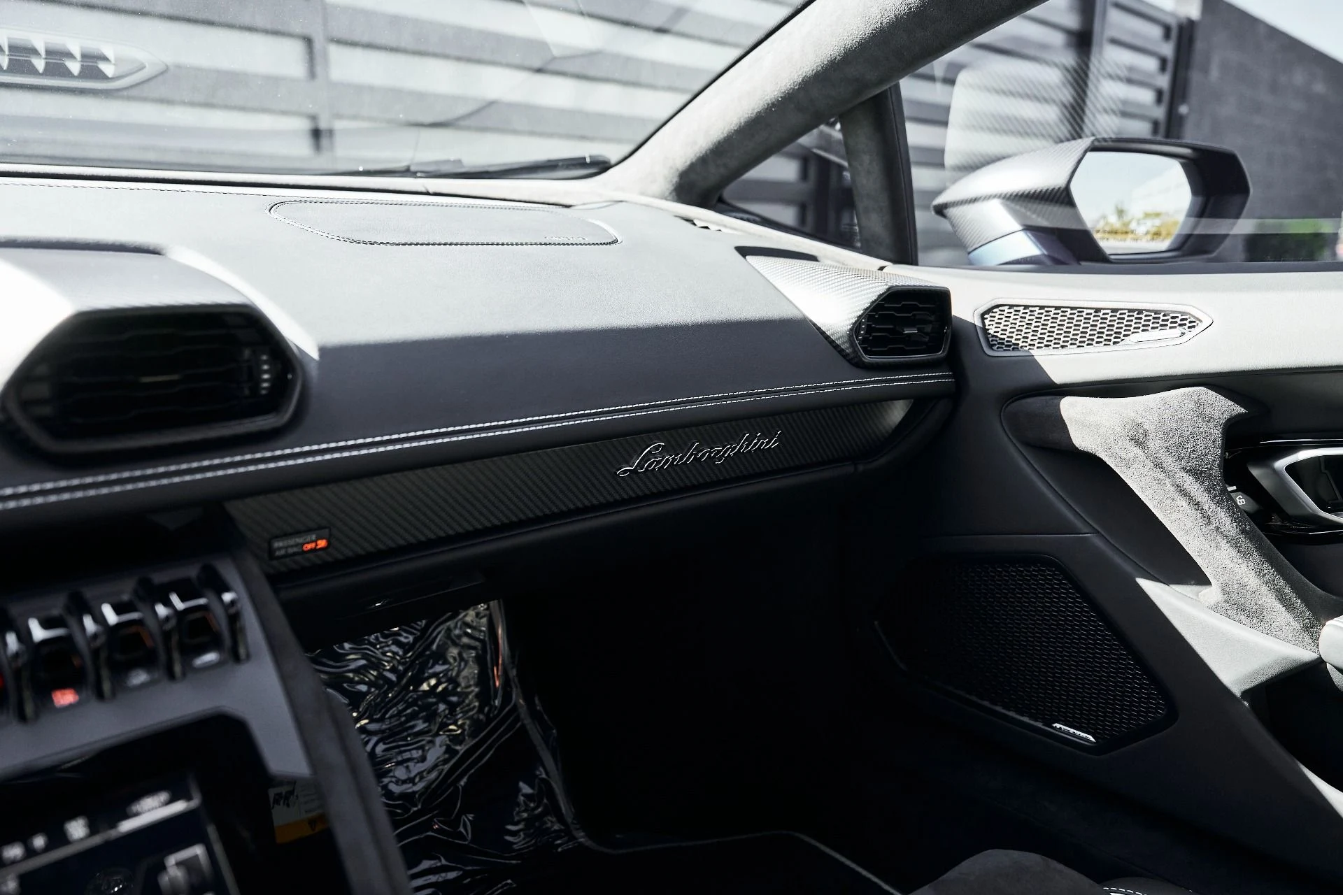mph072_1573838048_Used_2023_Lamborghini_Huracan_Tecnica_Base_1774403306_46a5291c49