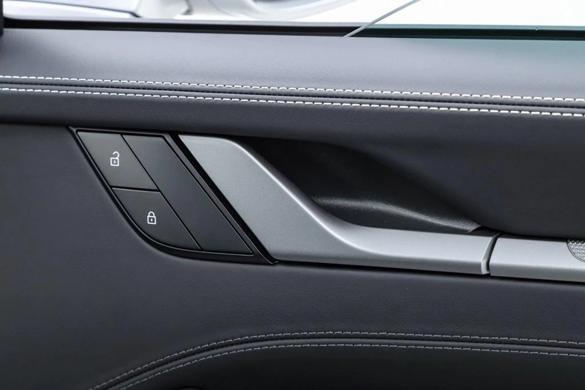 mph072_1618954149_k_Ev_S3tb_B_Unk_GB_Cn5_Gr_Zth_Y09_P8_M_6251ca2359