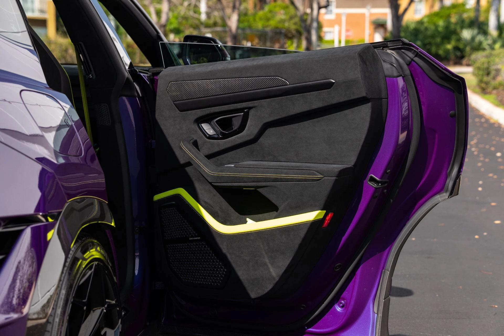 mph072_1633375029_Used_2023_Lamborghini_Urus_Performante_1771690657_9f07c4f1be