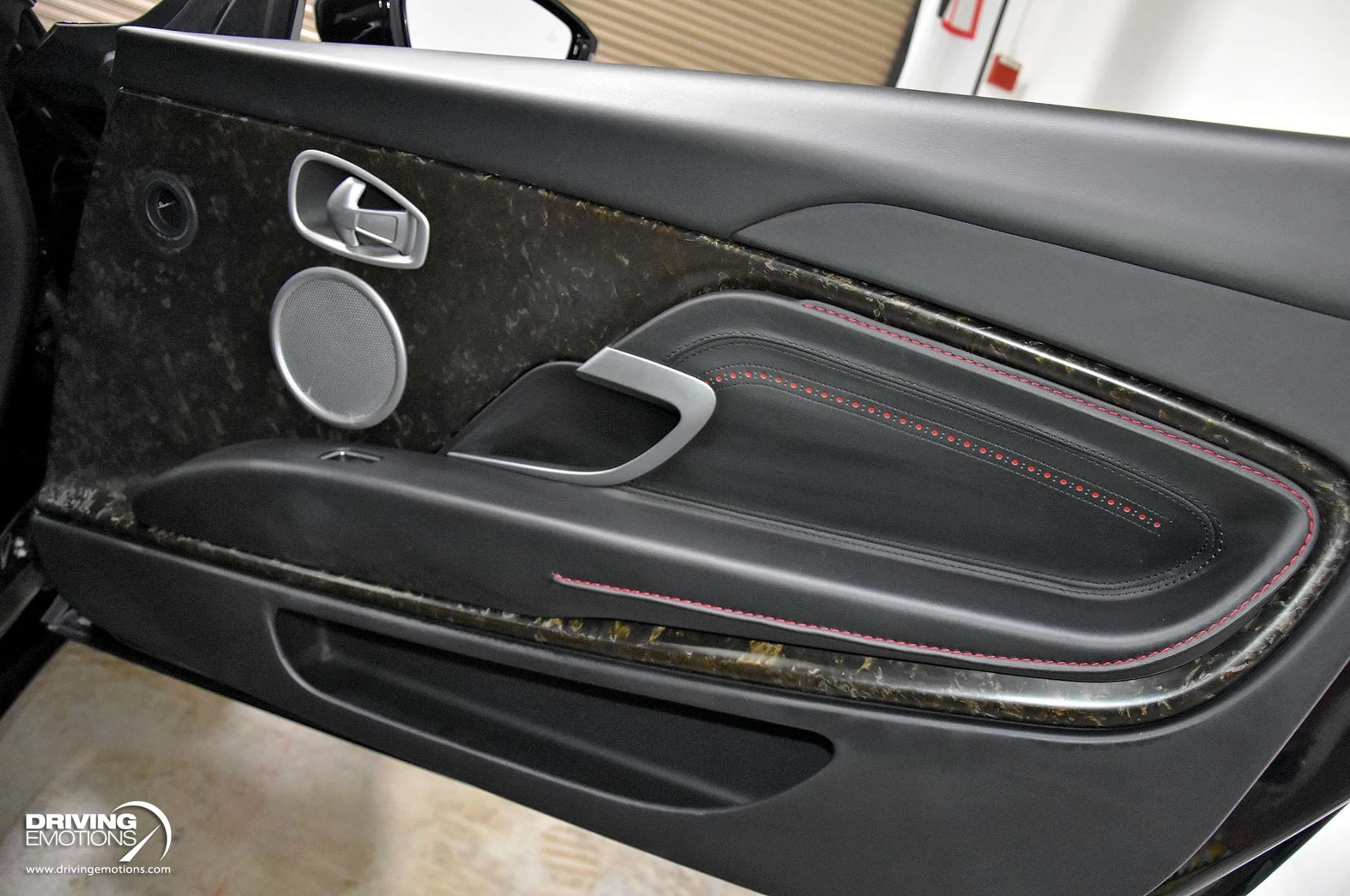 mph072_1781064018_861_p73_l_0090b105a3