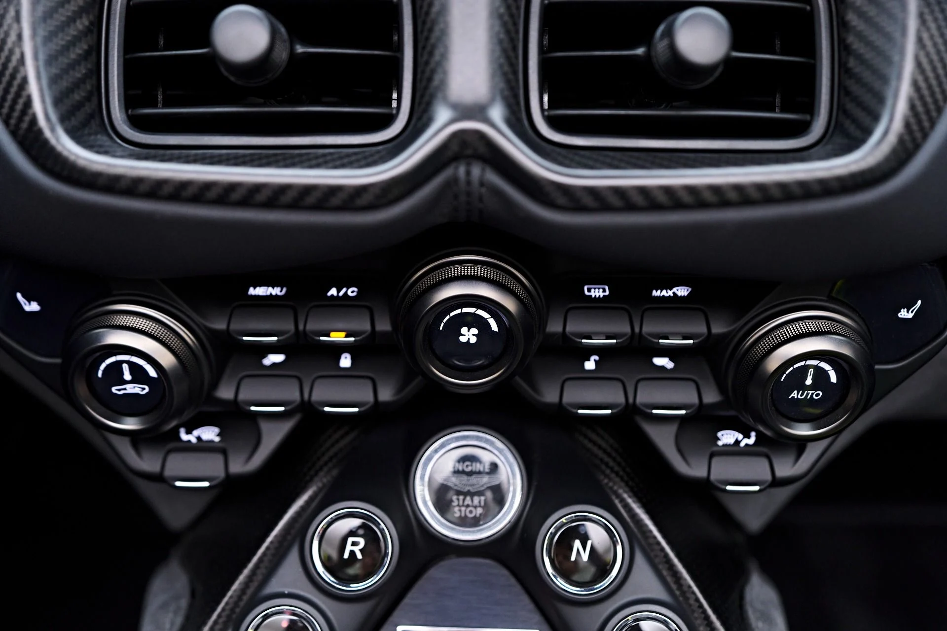 mph072_1807256340_Used_2023_Aston_Martin_Vantage_F1_Edition_1754013179_3309b11143