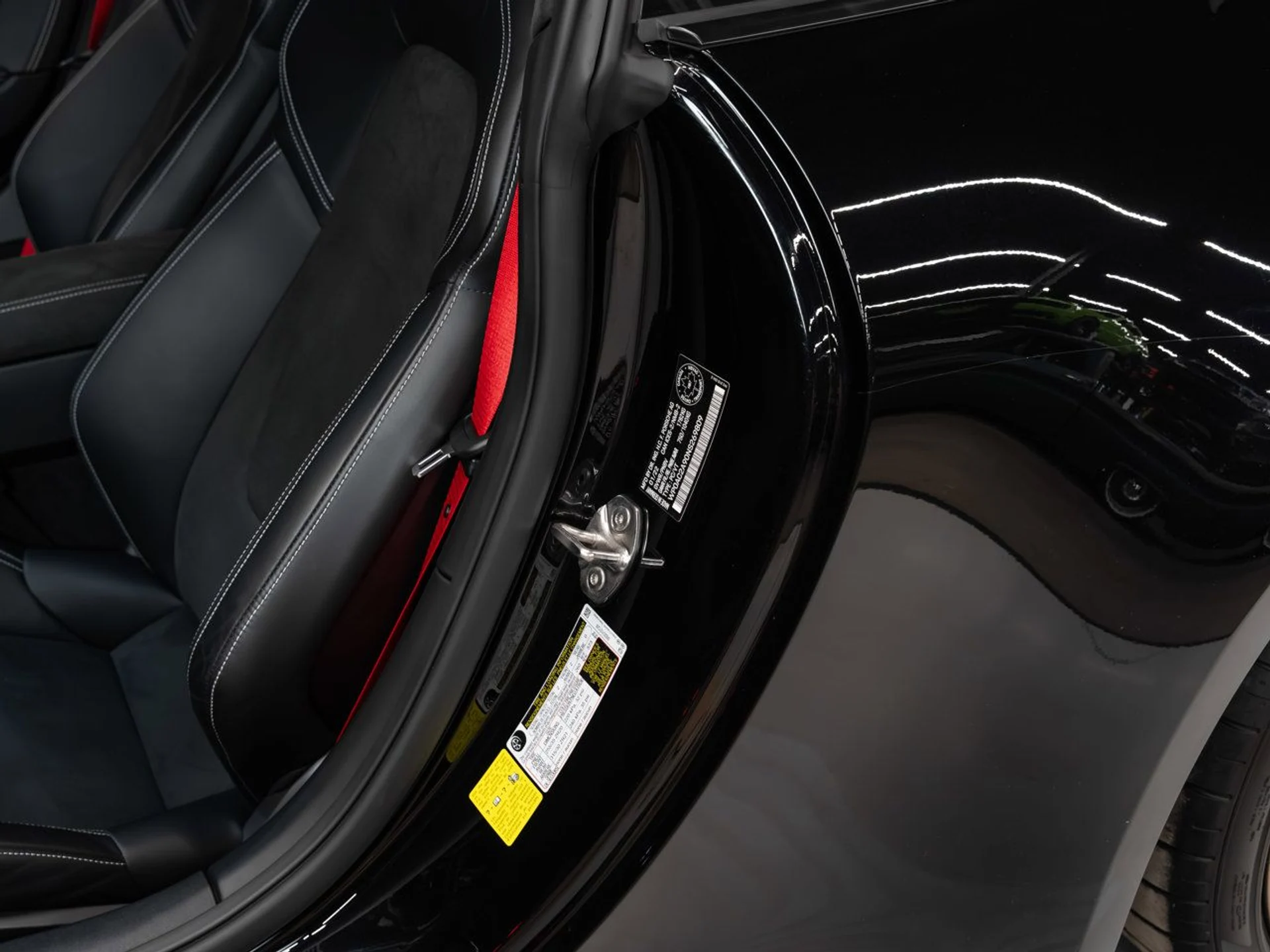 mph072_1816541523_porsche_911_2022_233889b68d