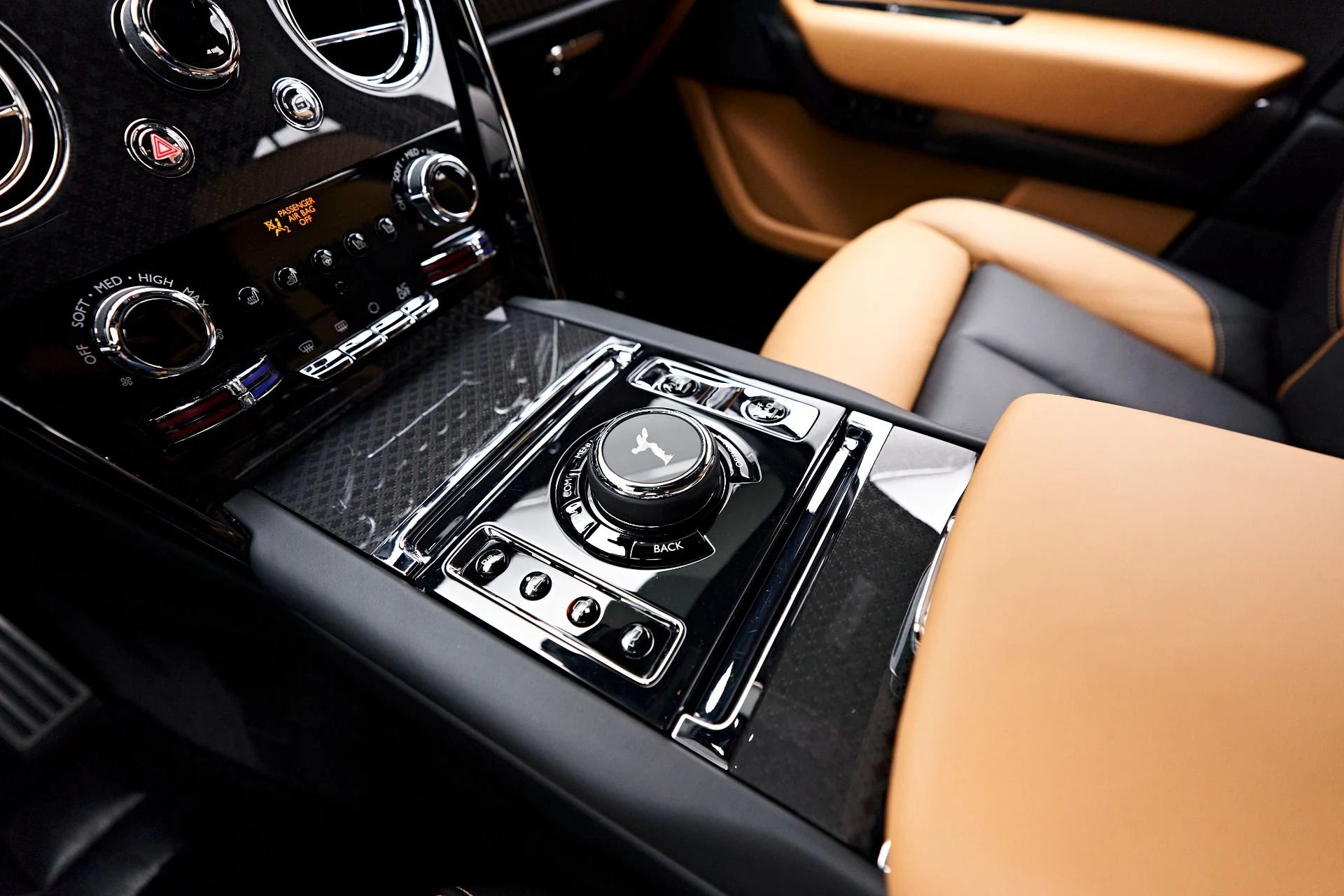 mph072_2017611046_Used_2022_Rolls_Royce_Cullinan_Base_1679686724_87fab005a1