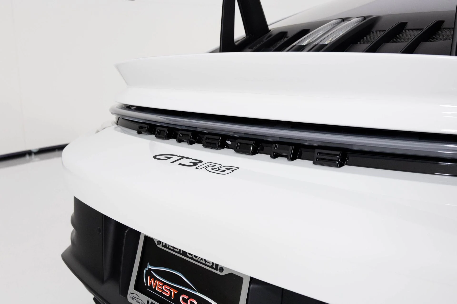 mph072_2040802504_Used_2025_Porsche_911_GT_3_RS_1764353834_2f2bf6a26f