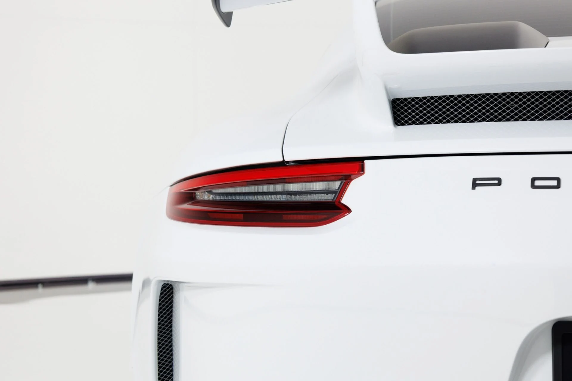 mph072_2044820693_Used_2018_Porsche_911_GT_3_1782317515_de5aaf5df5