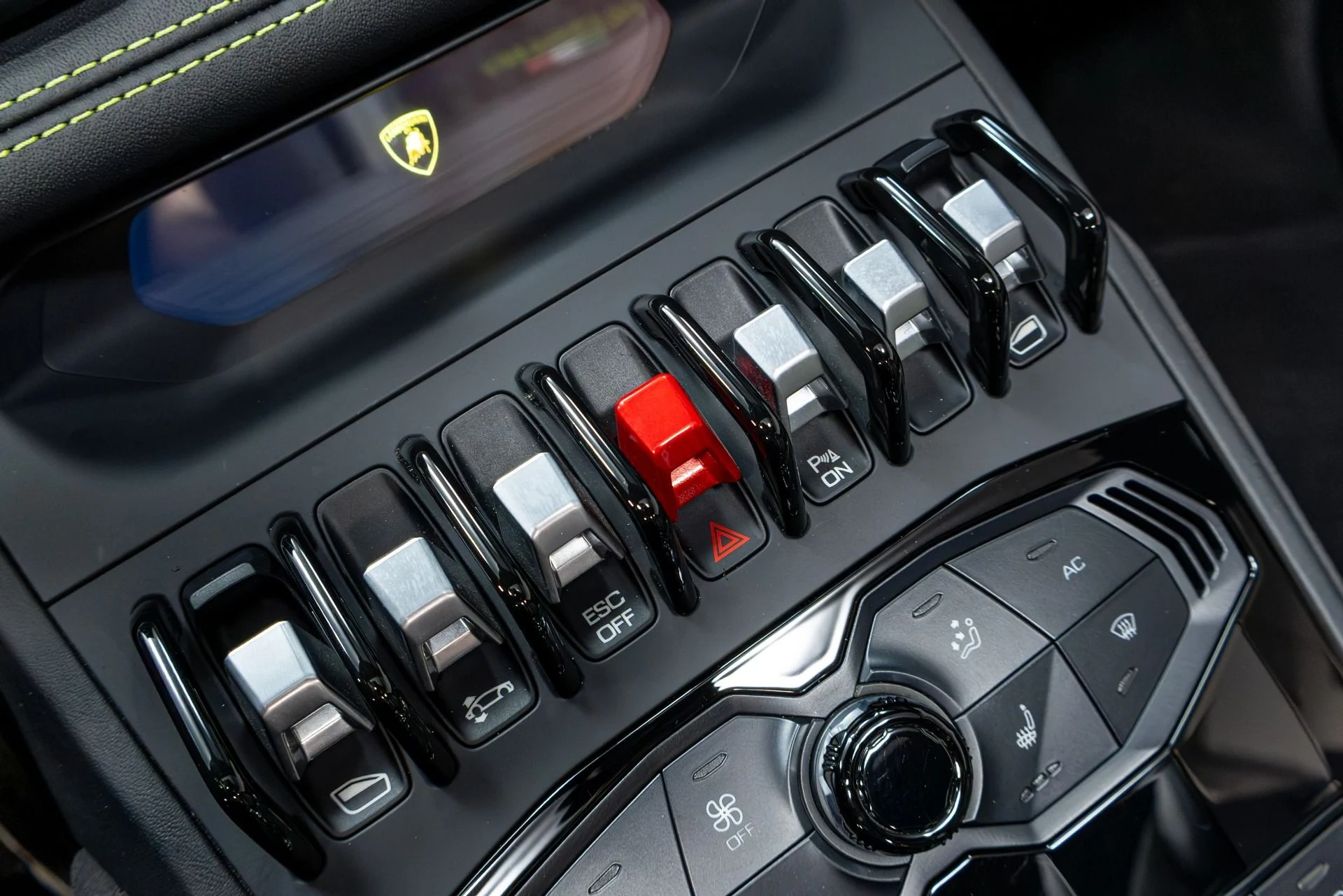 mph072_2058211598_Used_2017_Lamborghini_Huracan_1775865662_8d42c6198b