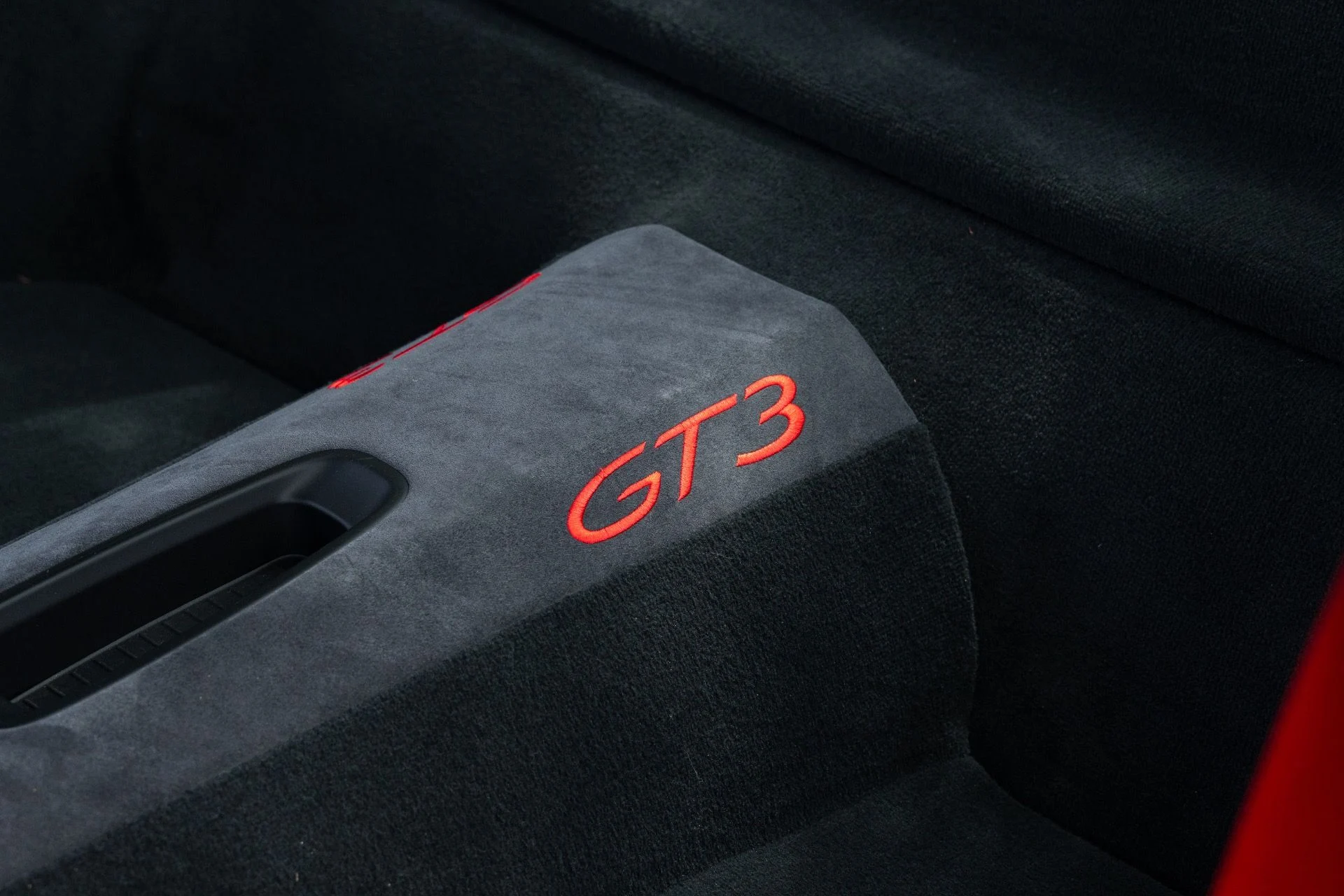 mph072_2082471442_Used_2018_Porsche_911_GT_3_1780452373_4db5eb7e1d