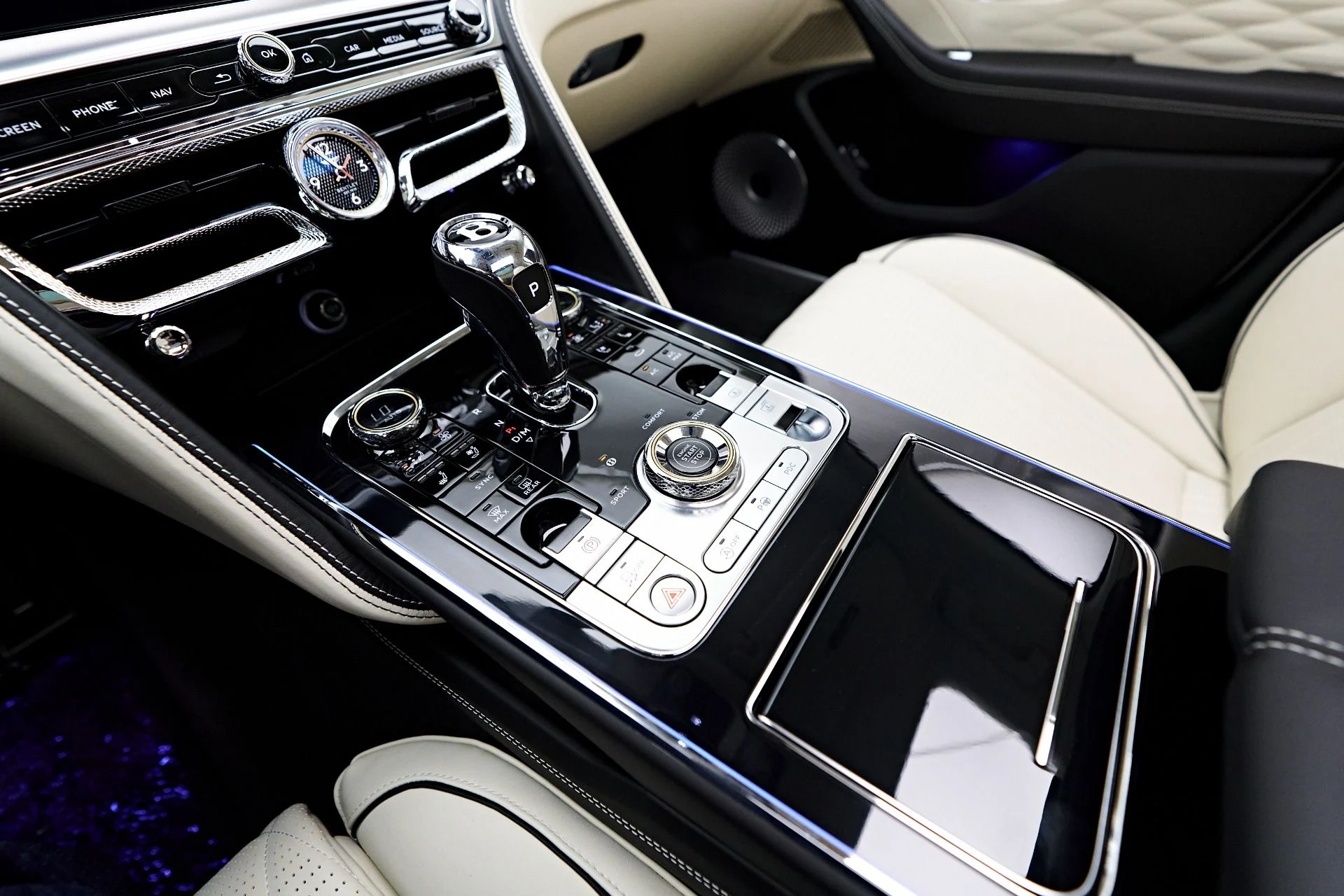 mph072_2086727835_Used_2021_Bentley_Flying_Spur_V8_1755391879_869ea11aef