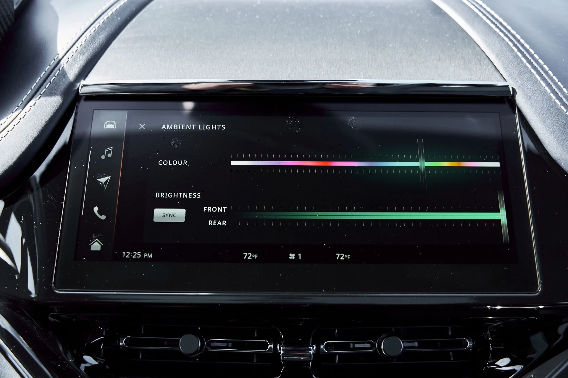 mph072_2113455098_Used_2025_Aston_Martin_DBX_707_1771642312_af3ce369a8