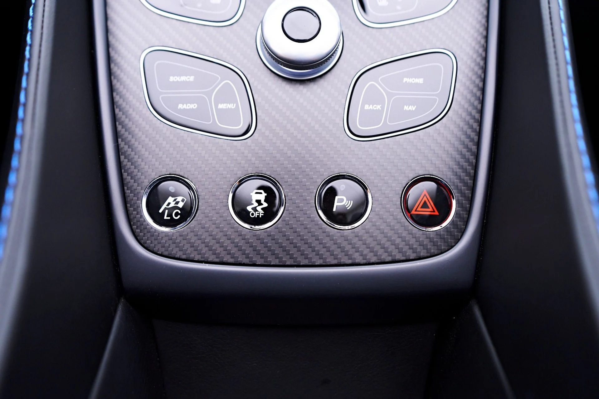mph072_2230277051_Used_2018_Aston_Martin_Vanquish_Volante_1745979547_25e3456674