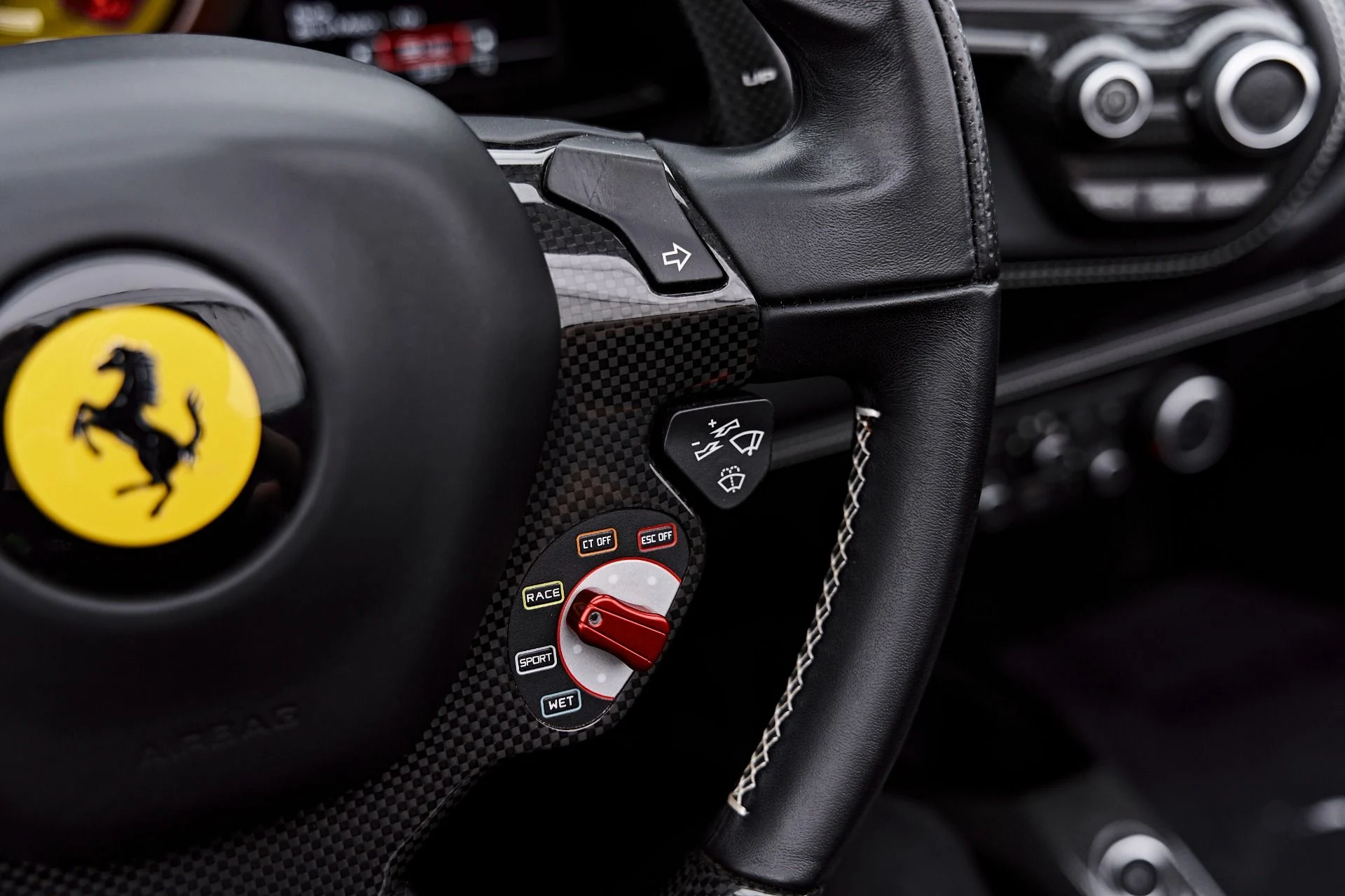 mph072_2245542349_Used_2018_Ferrari_488_Spider_Base_1787888291_127d3bea0f