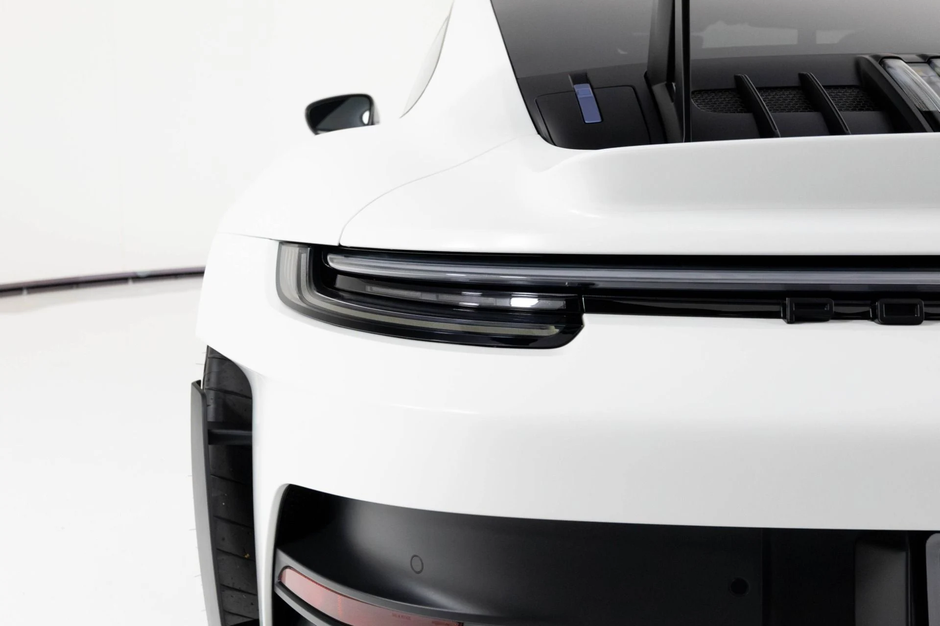 mph072_2298474882_Used_2024_Porsche_911_GT_3_RS_1763426512_2b58cba002