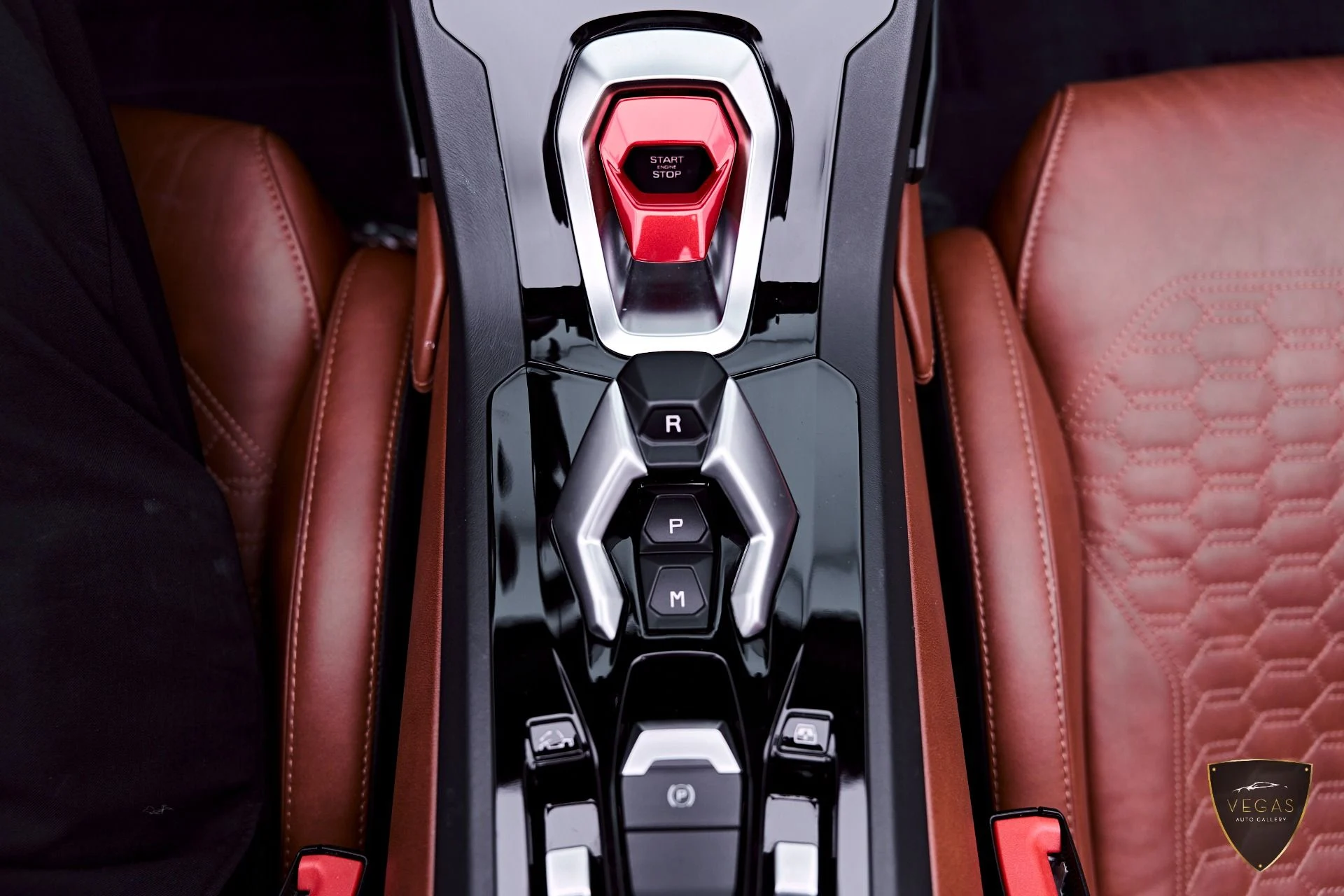 mph072_2316013539_Used_2020_Lamborghini_Huracan_EVO_Base_1782523467_6b1d99e307