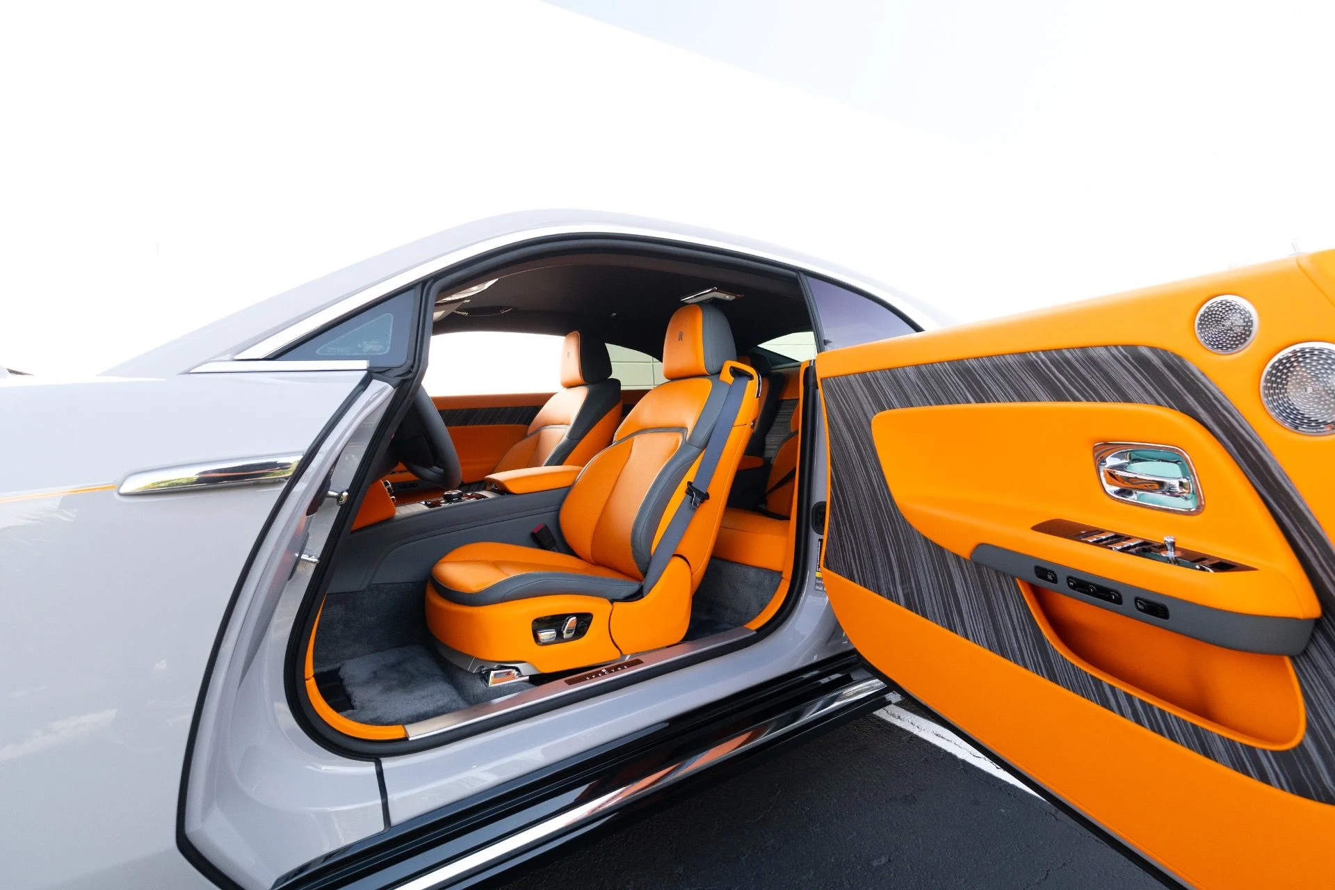 mph072_244520267_Used_2024_Rolls_Royce_Spectre_1772250917_e5cf3b83d1