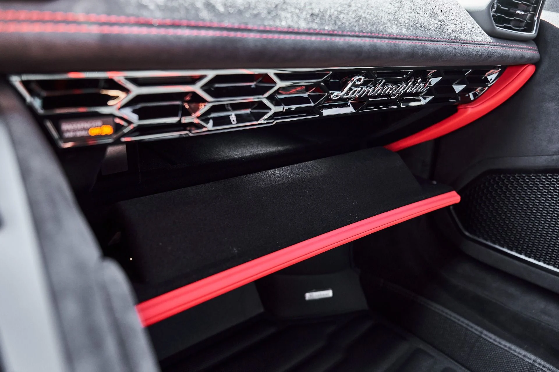 mph072_2462362279_Used_2023_Lamborghini_Huracan_1778117688_7083dcbfb6