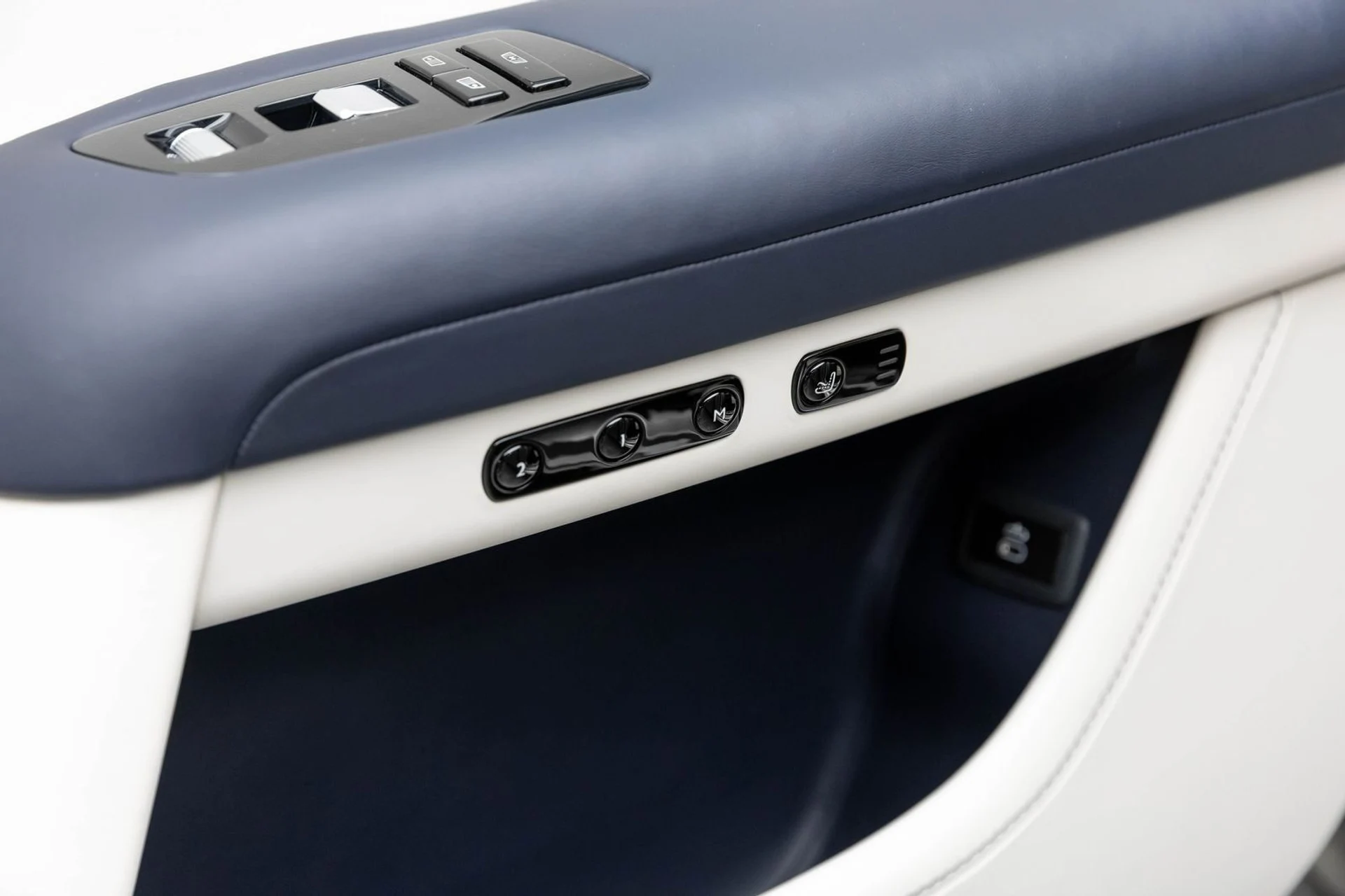 mph072_2471923900_73_e89aa85fcb