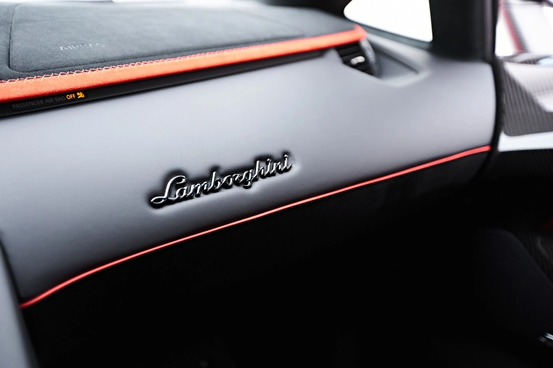 mph072_2508826066_Used_2019_Lamborghini_Aventador_SVJ_Base_1660667154_c418cf6b8a