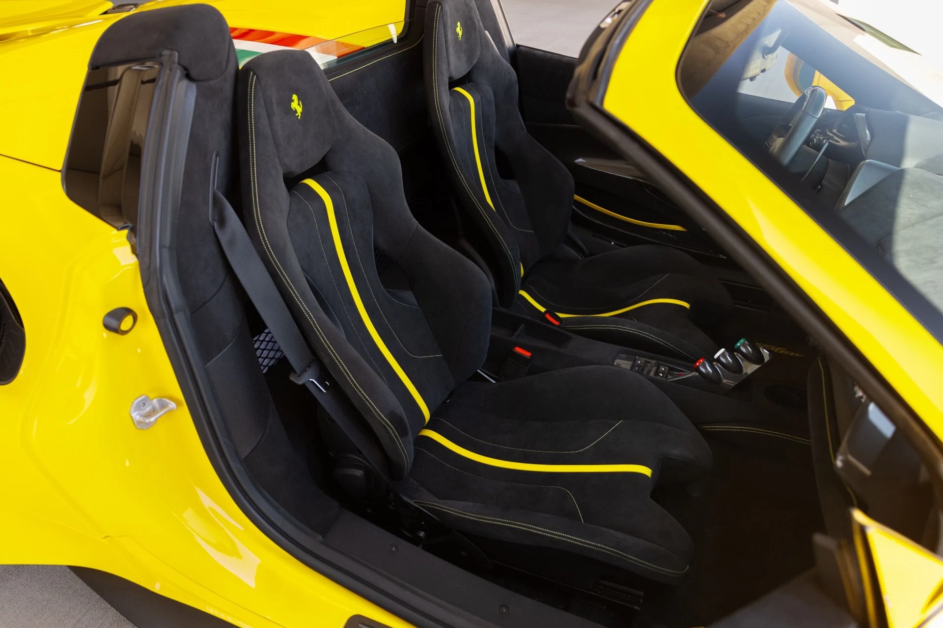 mph072_2513038745_Used_2020_Ferrari_488_Pista_Spider_1785218764_cd78d3b948