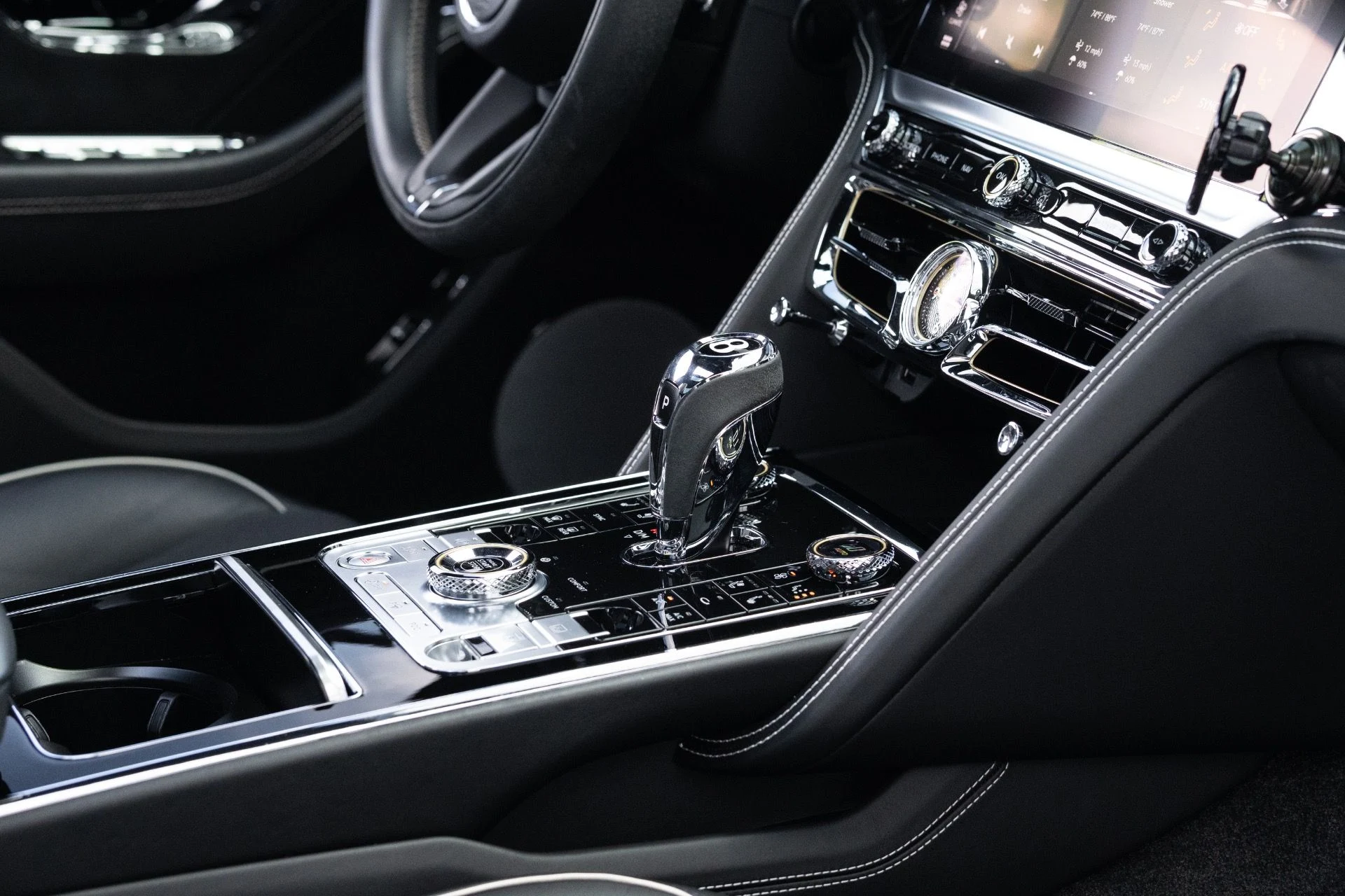 mph072_2570192700_Used_2023_Bentley_Flying_Spur_S_V8_1778782784_ea1f6c8fe1