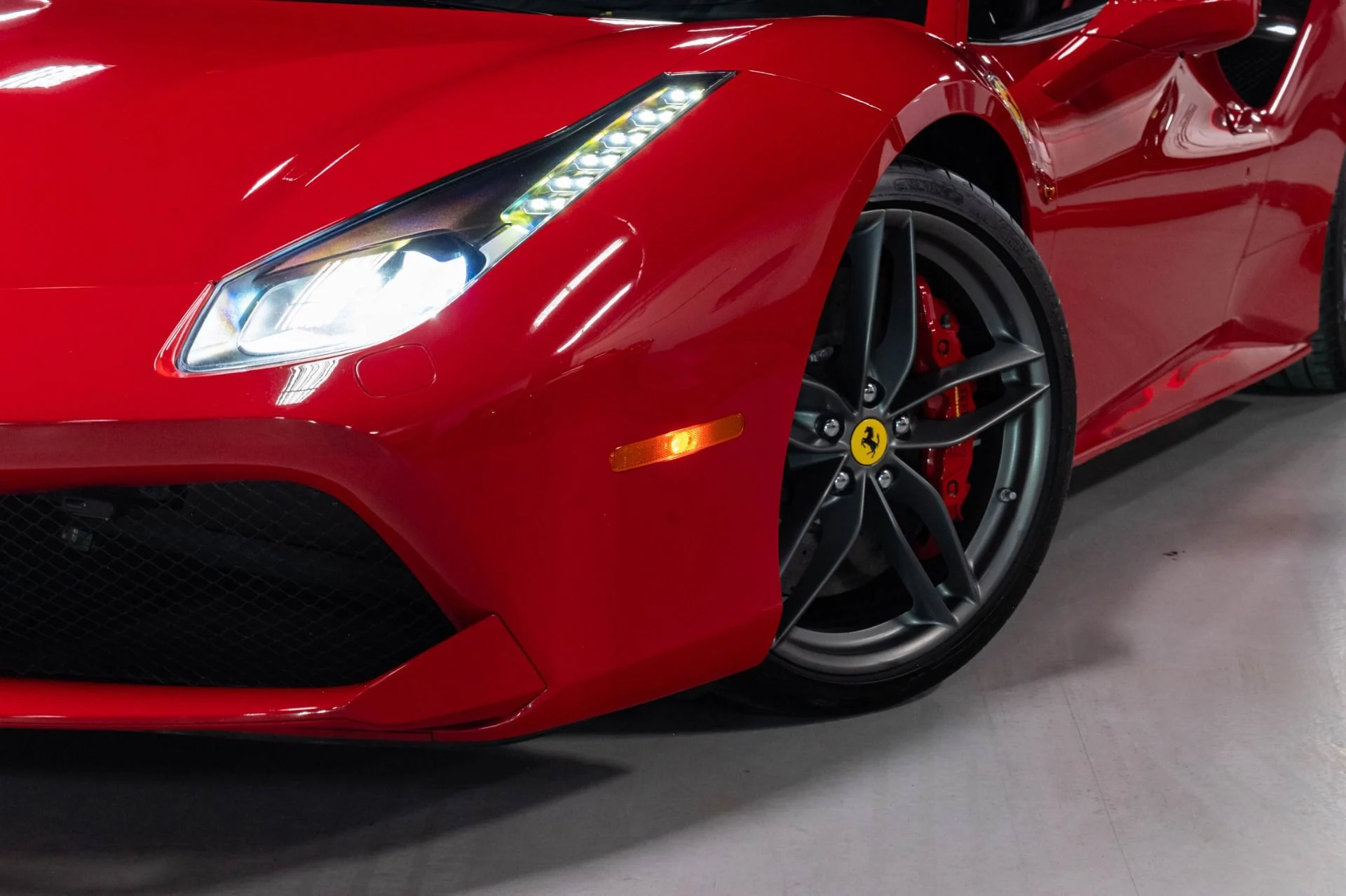 mph072_260165110_Used_2018_Ferrari_488_GTB_1785189078_649614e342