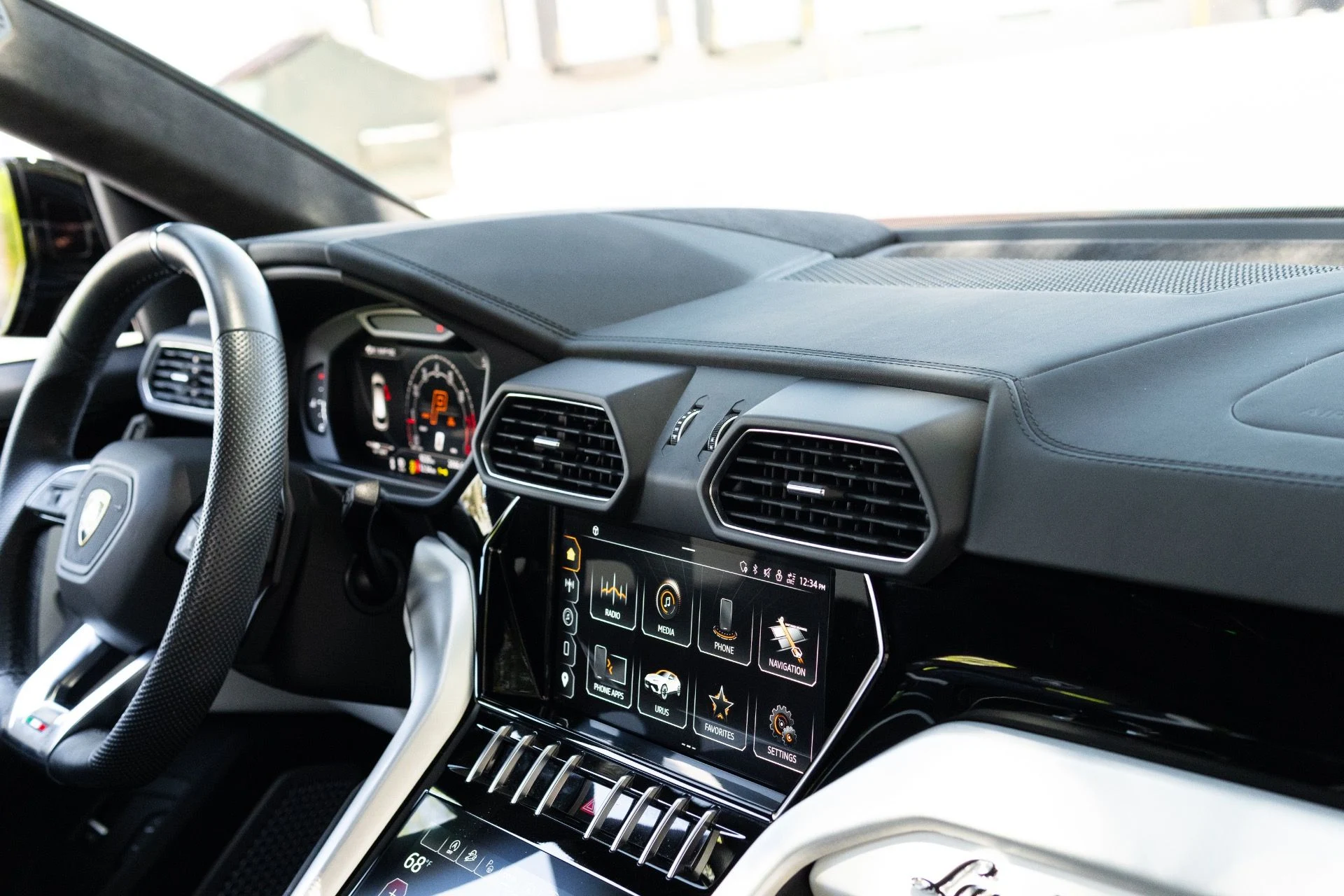 mph072_2635785359_Used_2023_Lamborghini_Urus_S_1780940773_0981662508