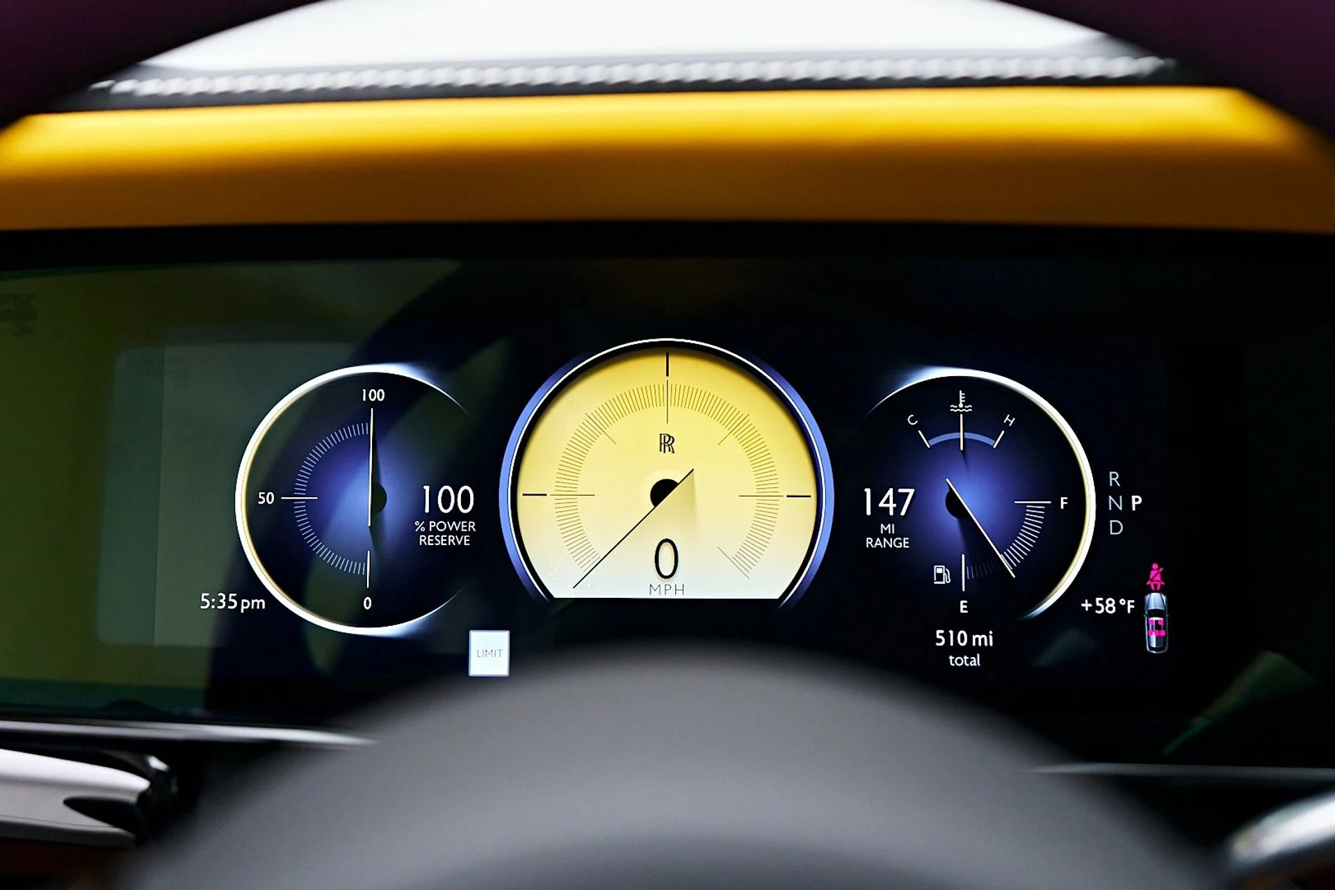 mph072_2657446482_Used_2025_Rolls_Royce_Cullinan_Base_1736646133_4f76d3b529