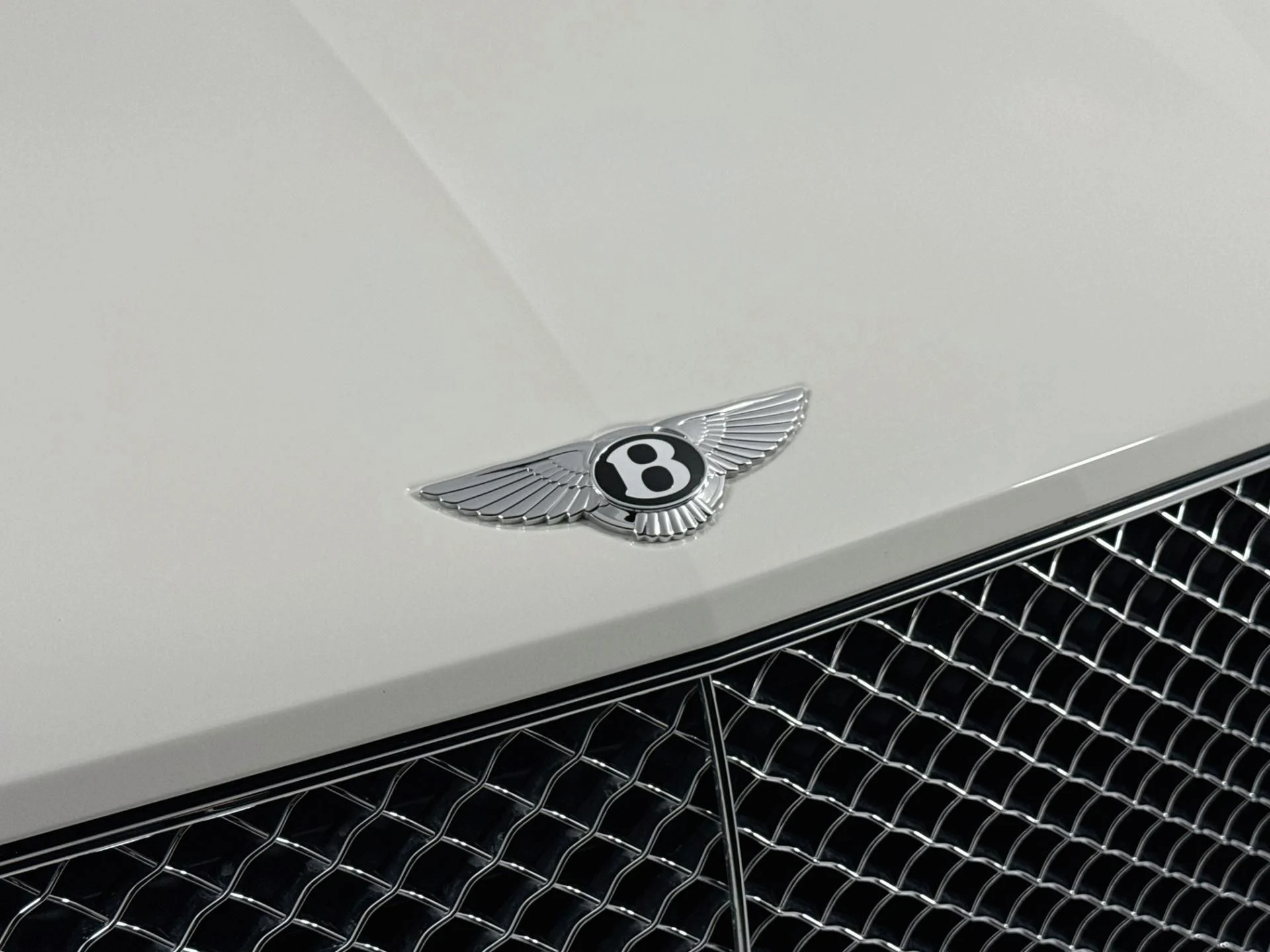 mph072_2759996163_Used_2023_Bentley_Bentayga_Azure_1793142084_449c68ee53
