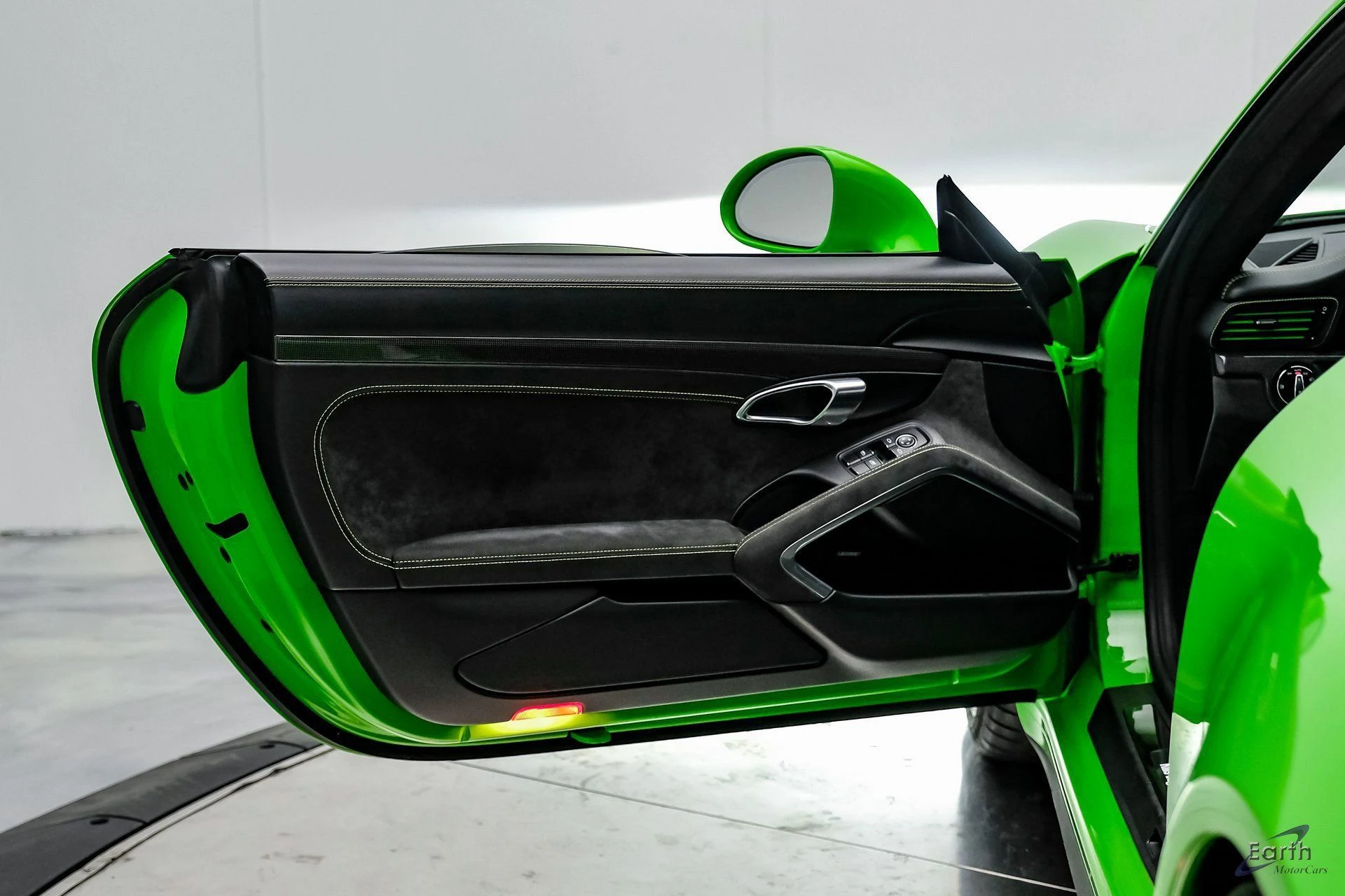 mph072_2827408853_e8bd5215462093436f75e3db162c58e7x_f6474c89b0